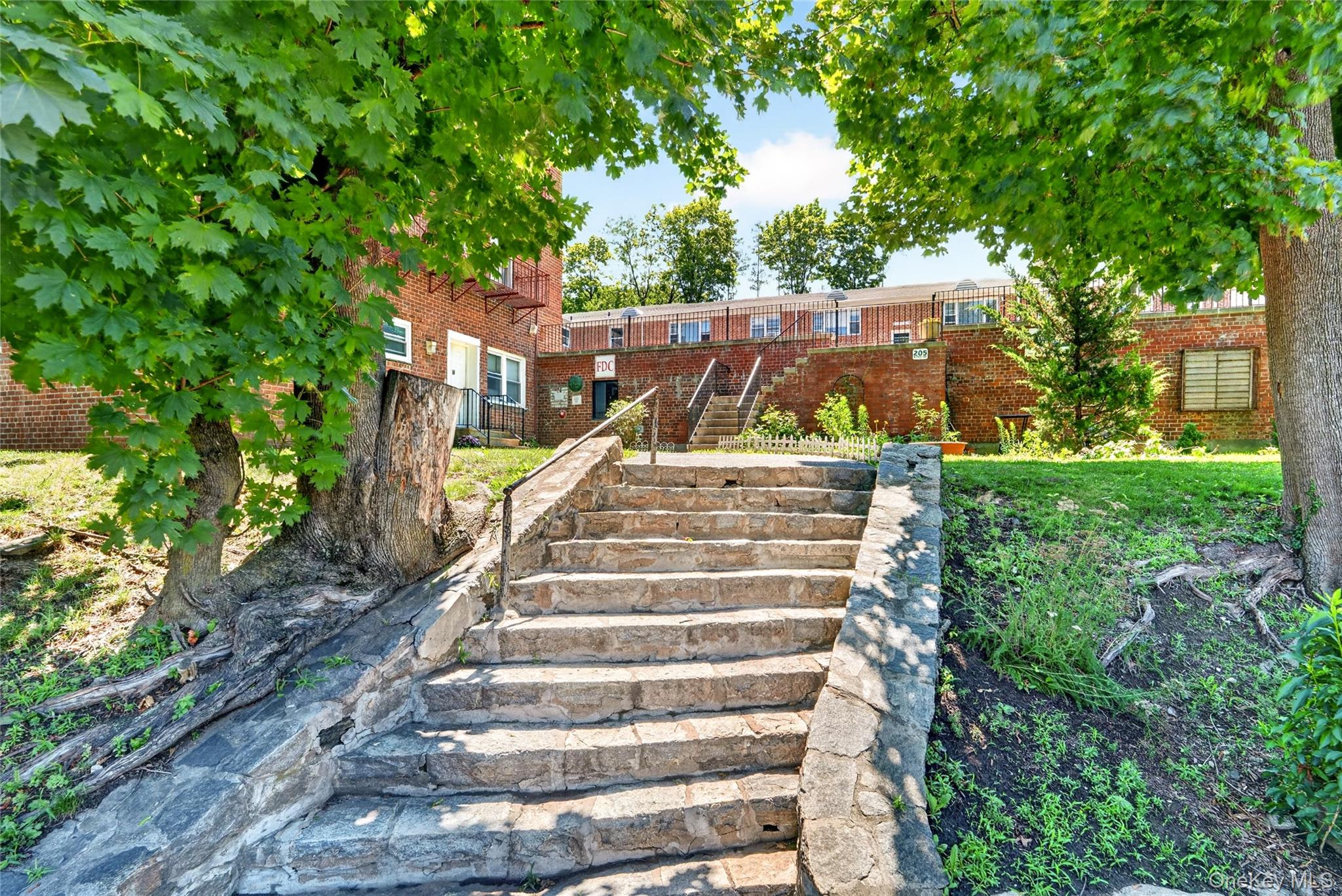 205 West Post Road, Unit 1N photo 4