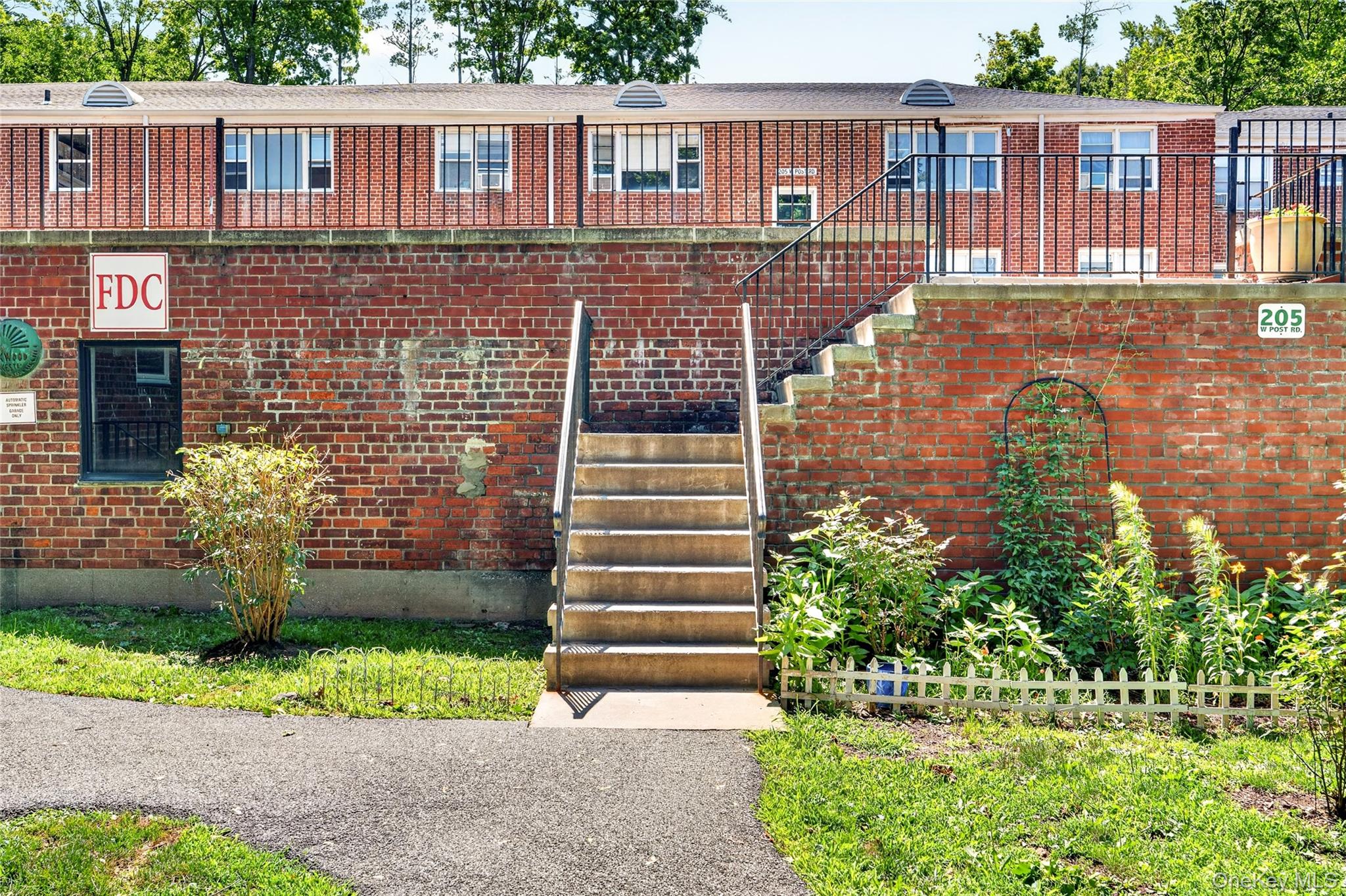 205 West Post Road, Unit 1N photo 5
