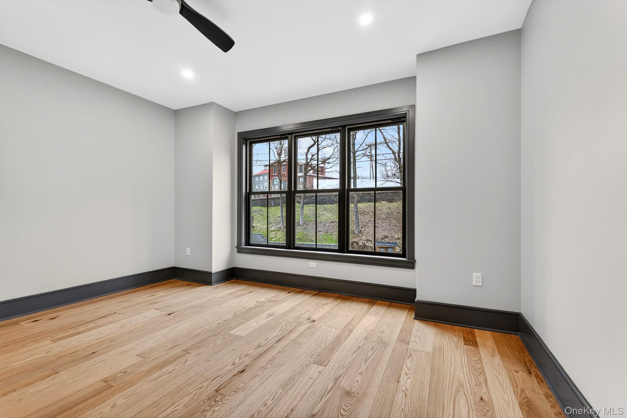2 icehouse Drive – For Sale photo 22