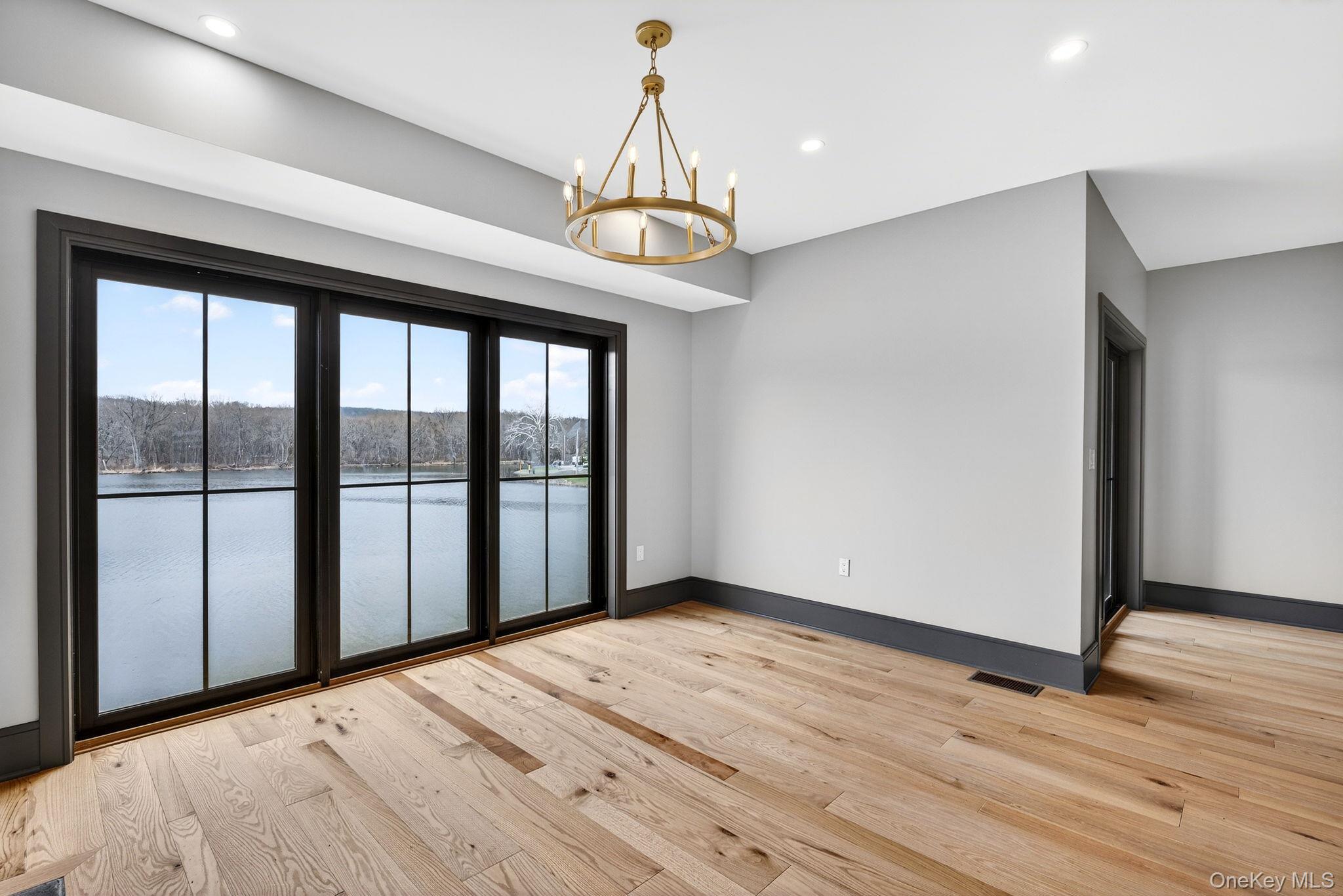2 icehouse Drive – For Sale photo 4