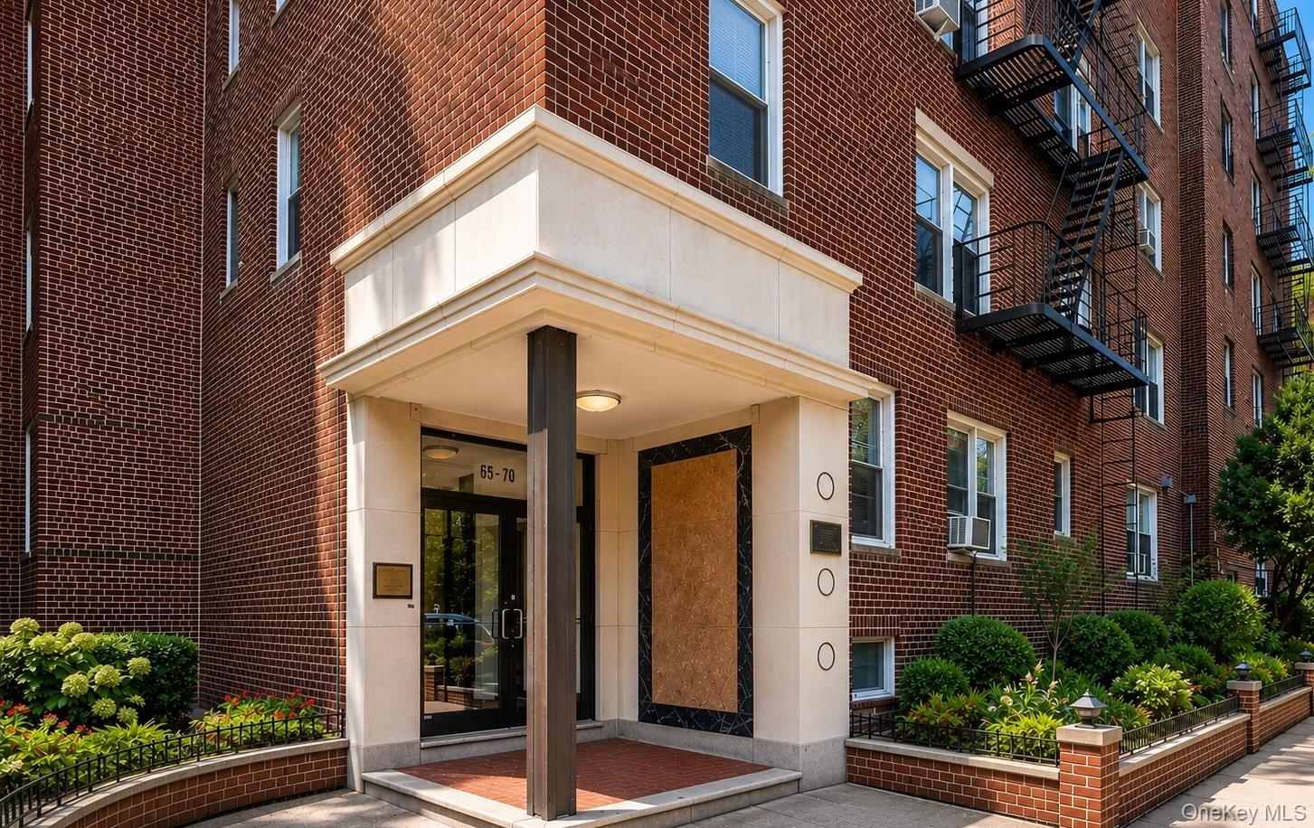 65-70 Booth Street, Unit 2B