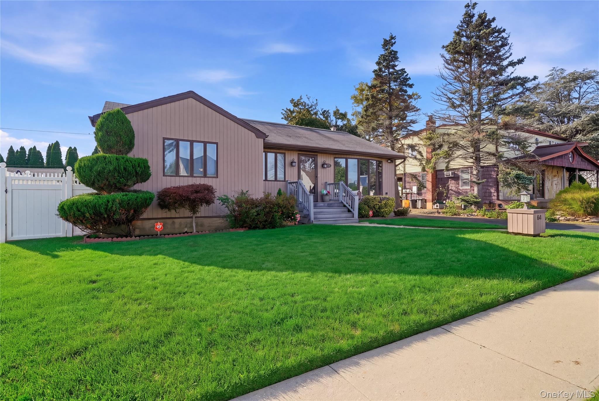 64 Linden Boulevard – For Sale photo 3