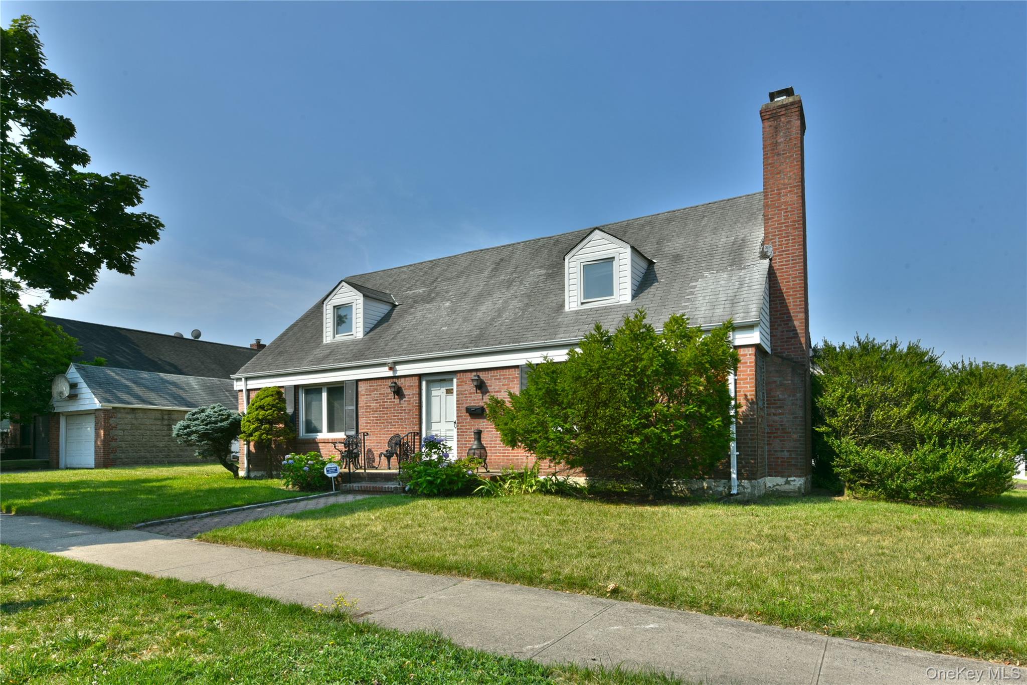 18418 69th Avenue – For Sale photo 3