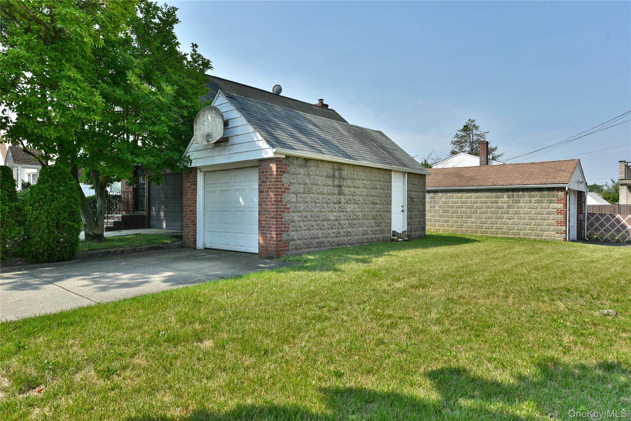 18418 69th Avenue – For Sale photo 28