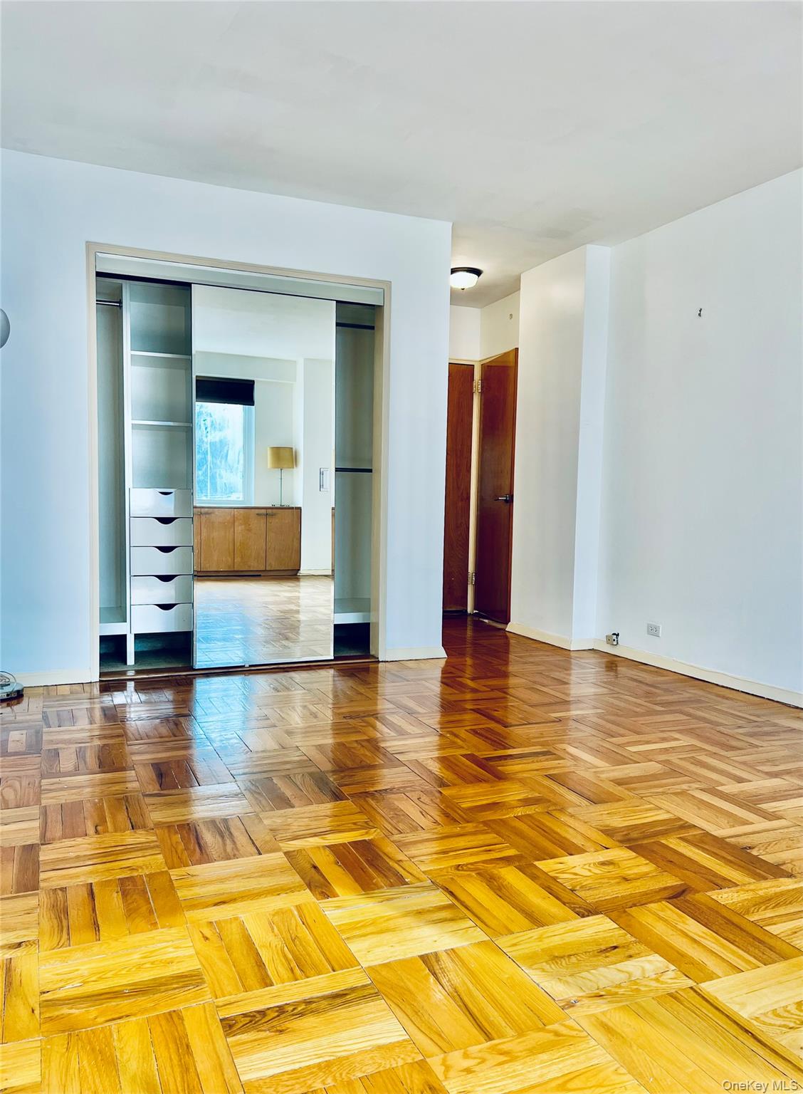 411 East 53rd Street, Unit 8L photo 5