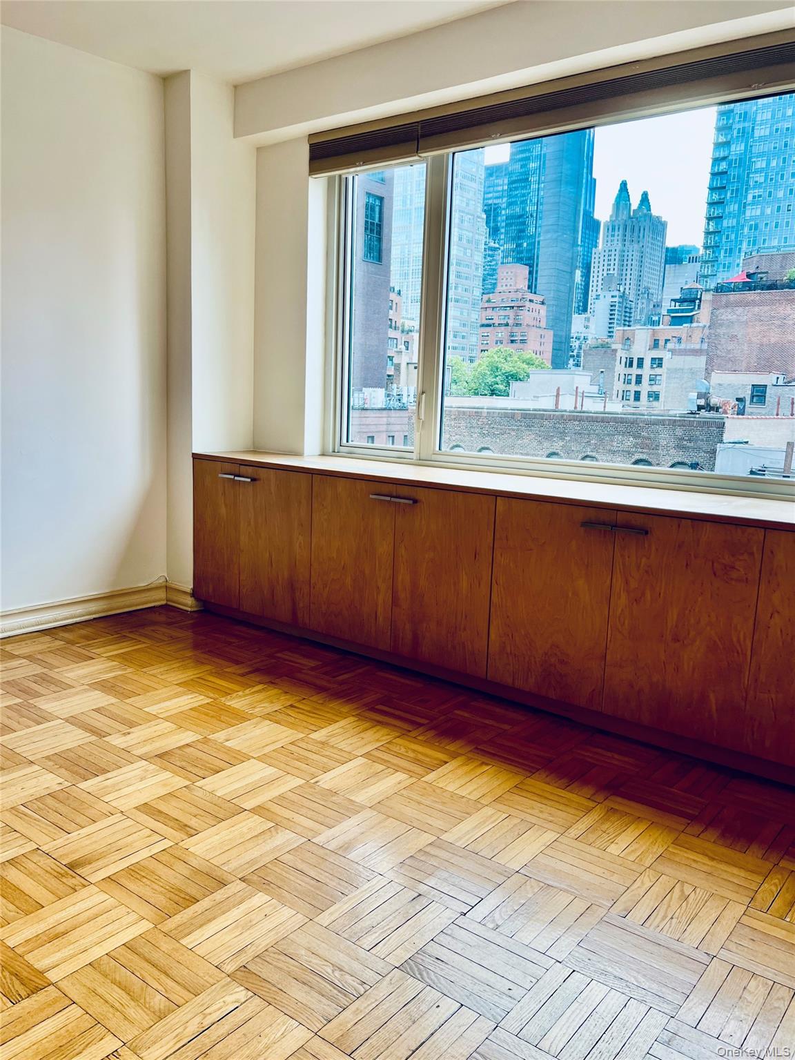 411 East 53rd Street, Unit 8L photo 13