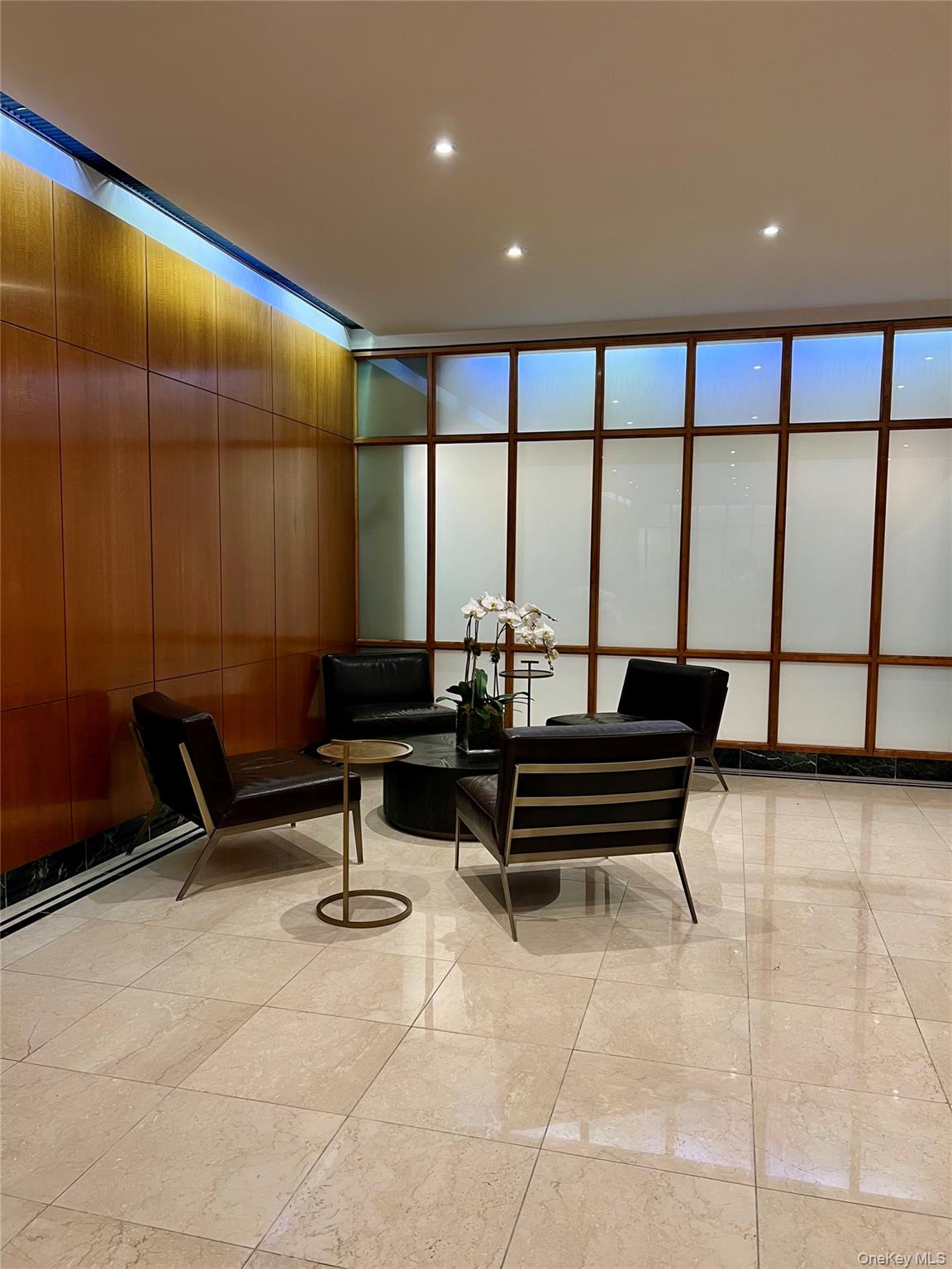 411 East 53rd Street, Unit 8L photo 24
