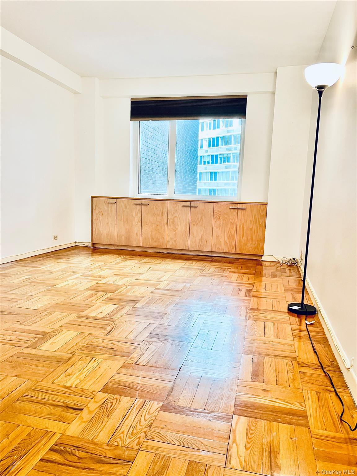 411 East 53rd Street, Unit 8L photo 7