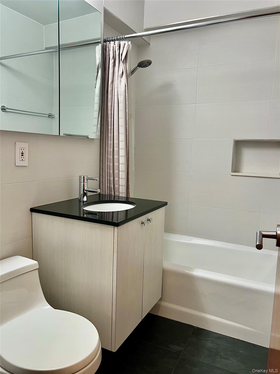 411 East 53rd Street, Unit 8L photo 8