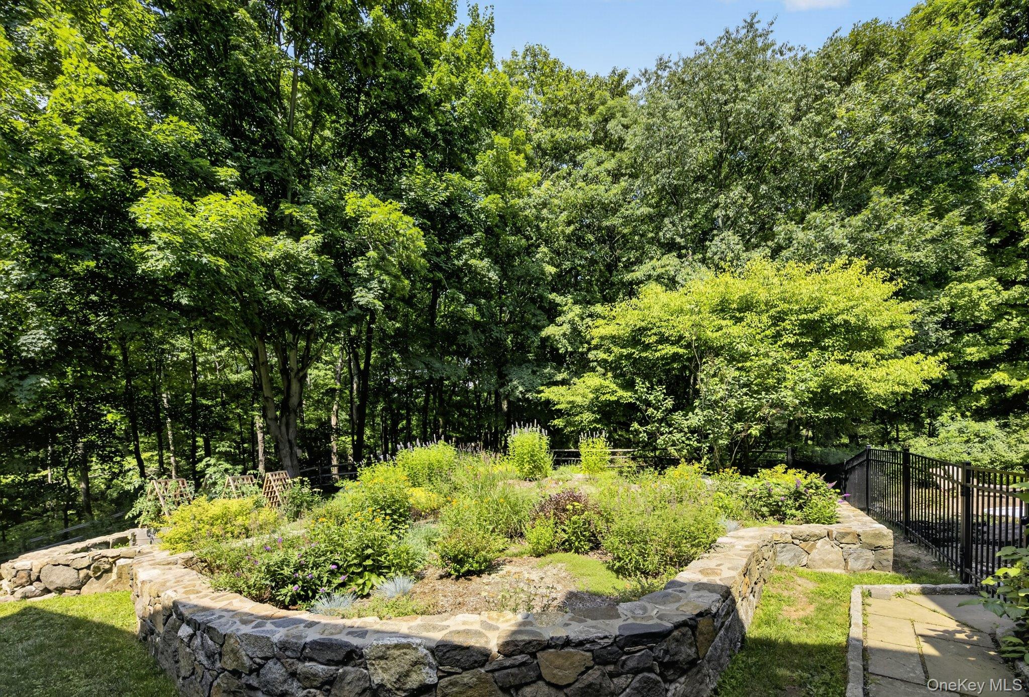 230 E Middle Patent Road – For Sale photo 38