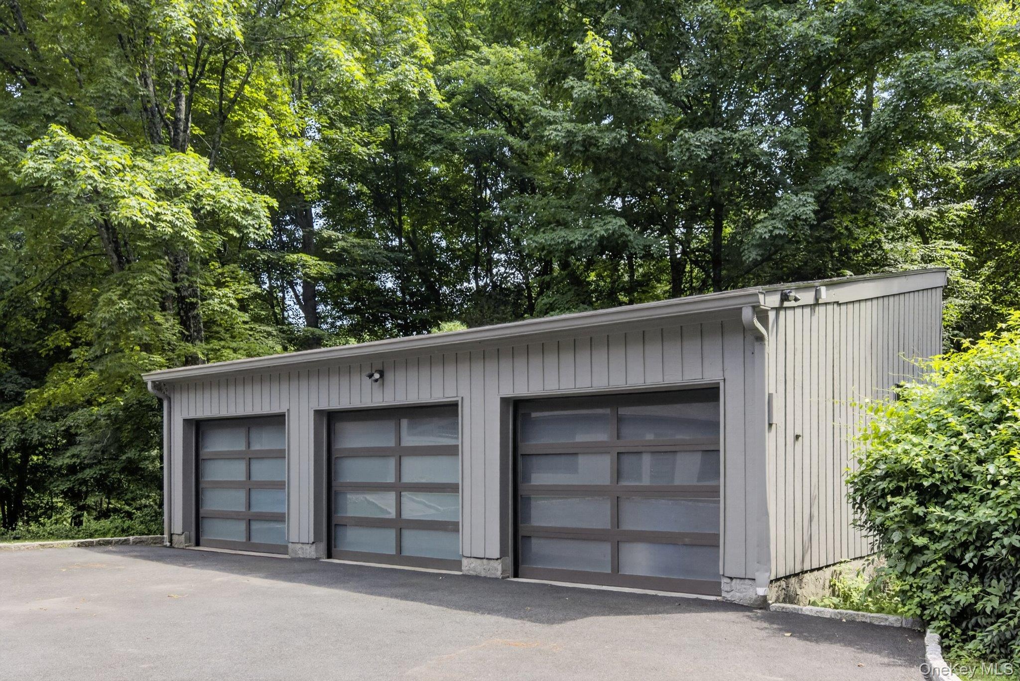 230 E Middle Patent Road – For Sale photo 8