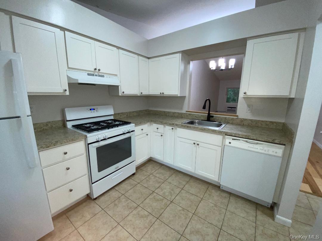 85 N Middletown Road, Unit D2 photo 3