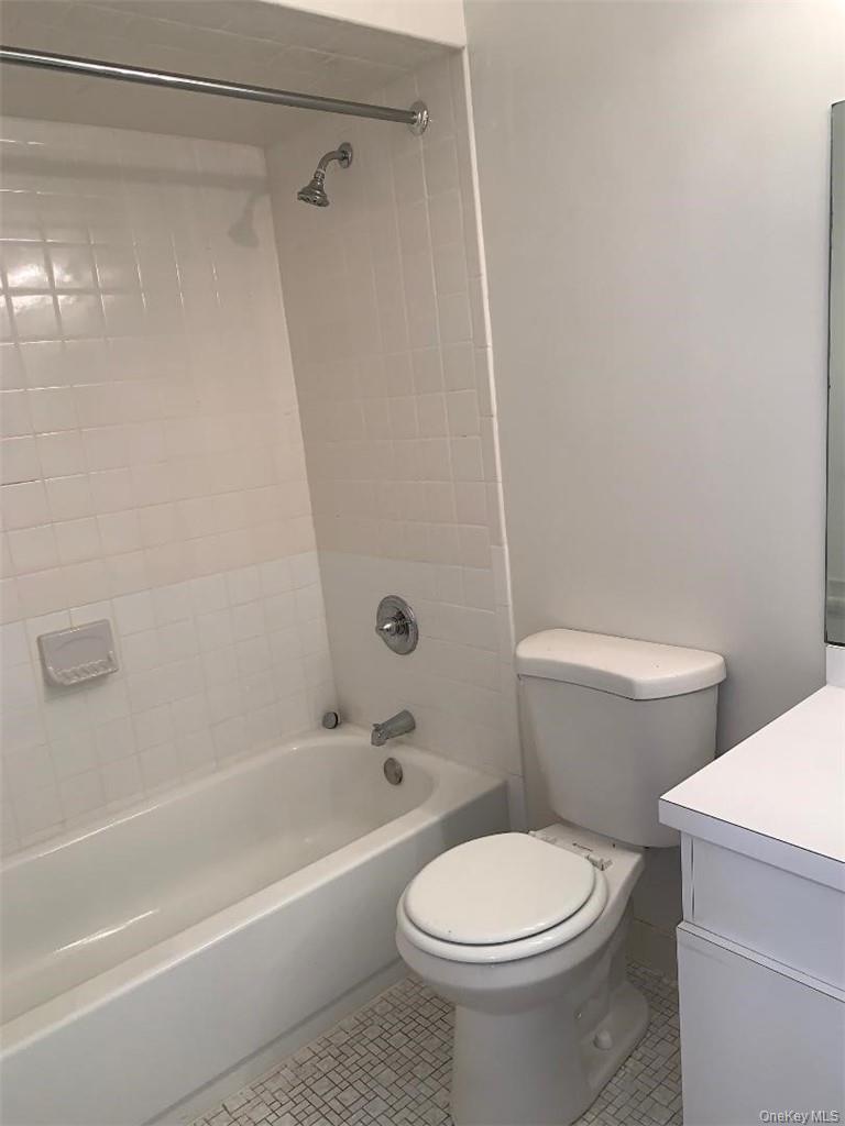 85 N Middletown Road, Unit D2 photo 10