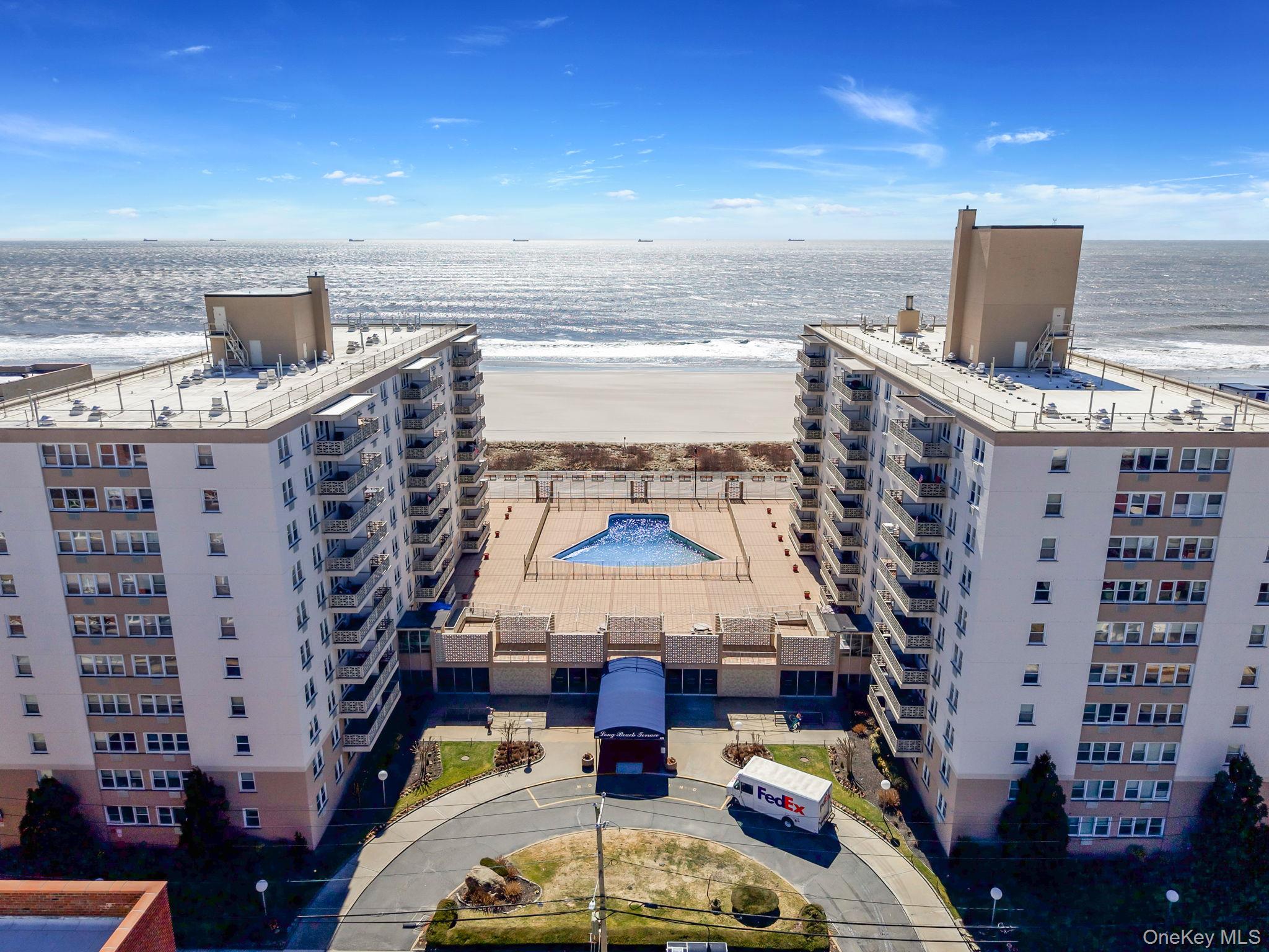 450 Shore Road Rd, Unit 8G photo 3