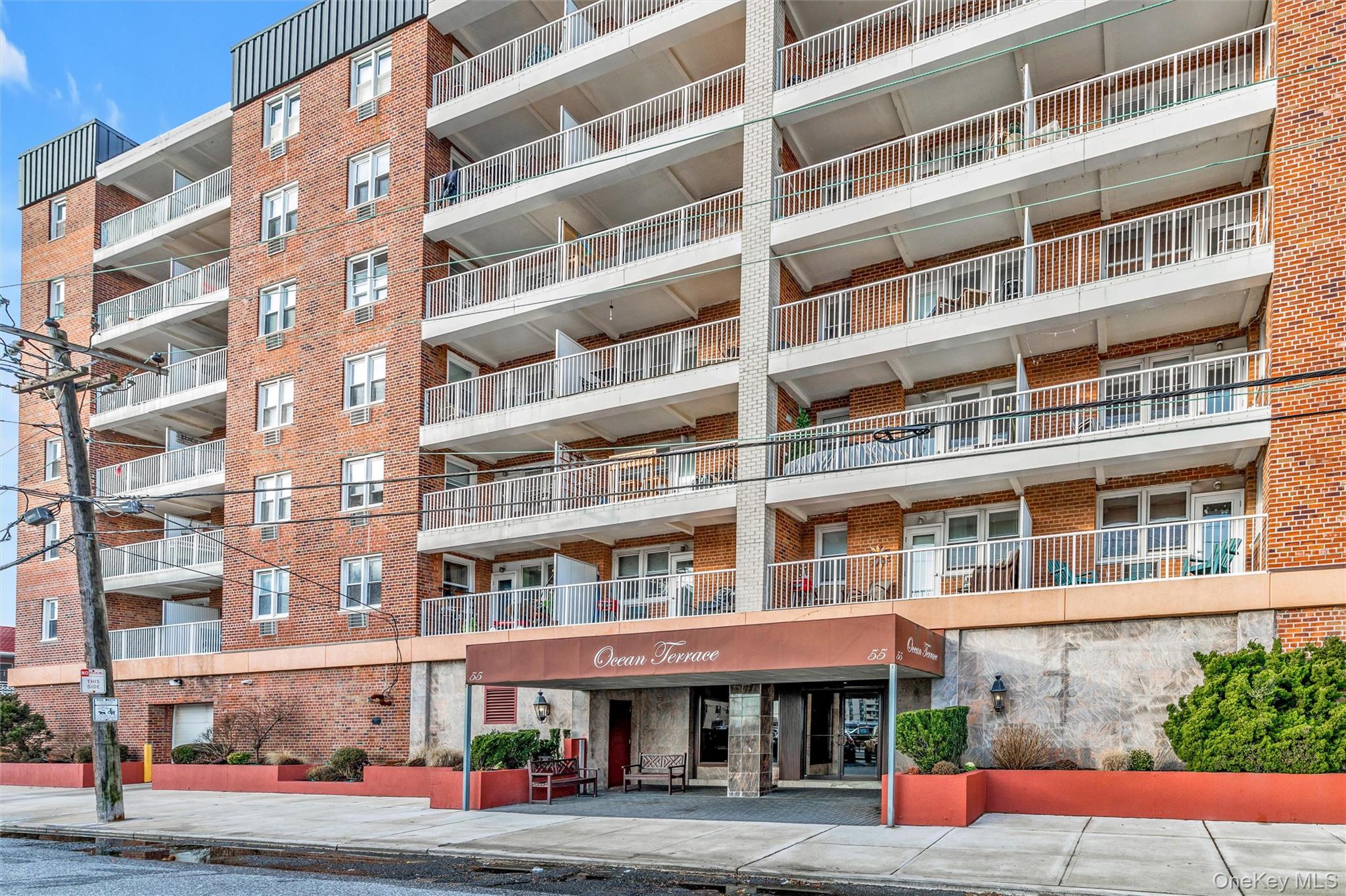 55 Monroe Boulevard, Unit 4E