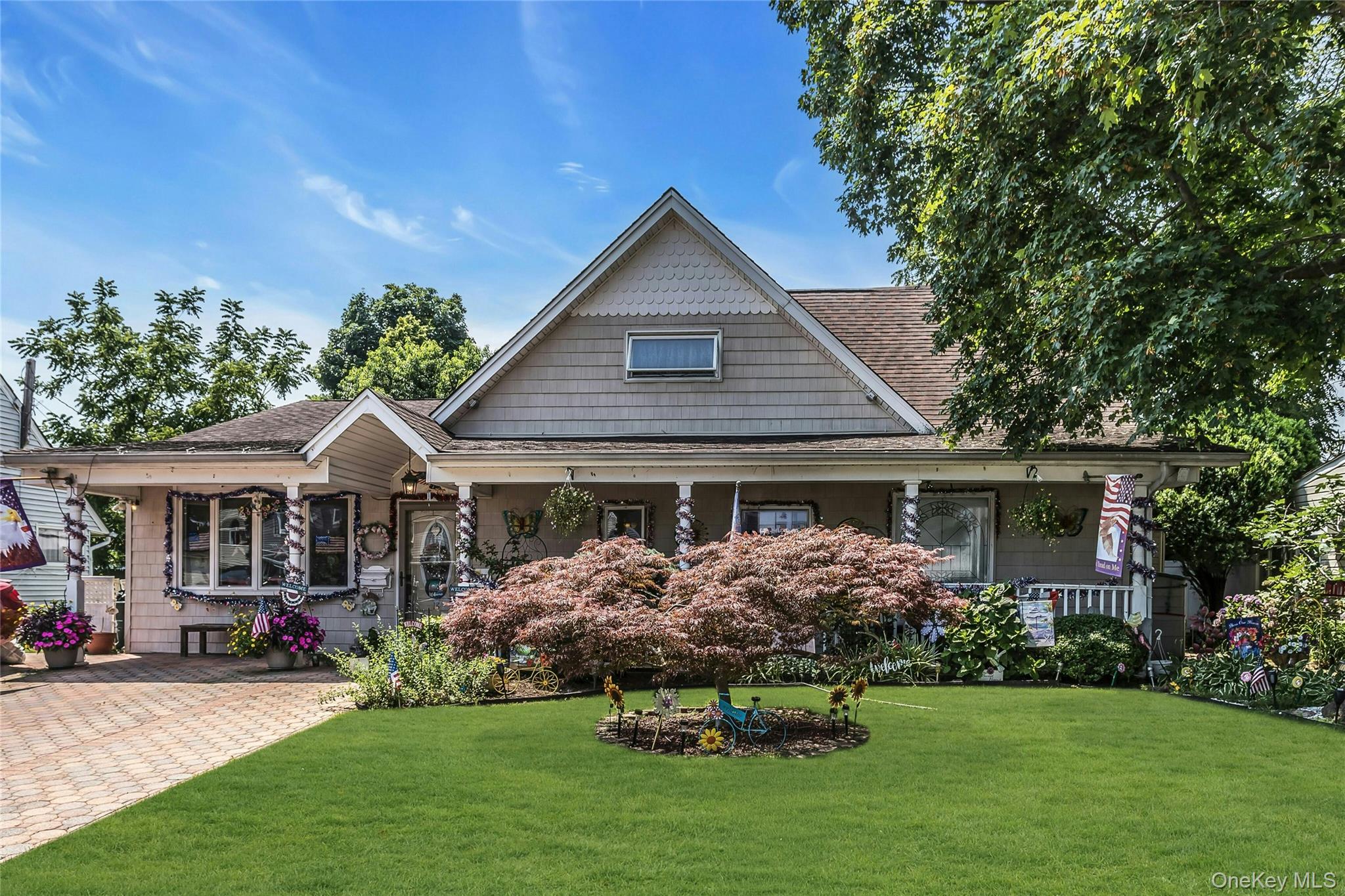 18 Hedge Lane – For Sale