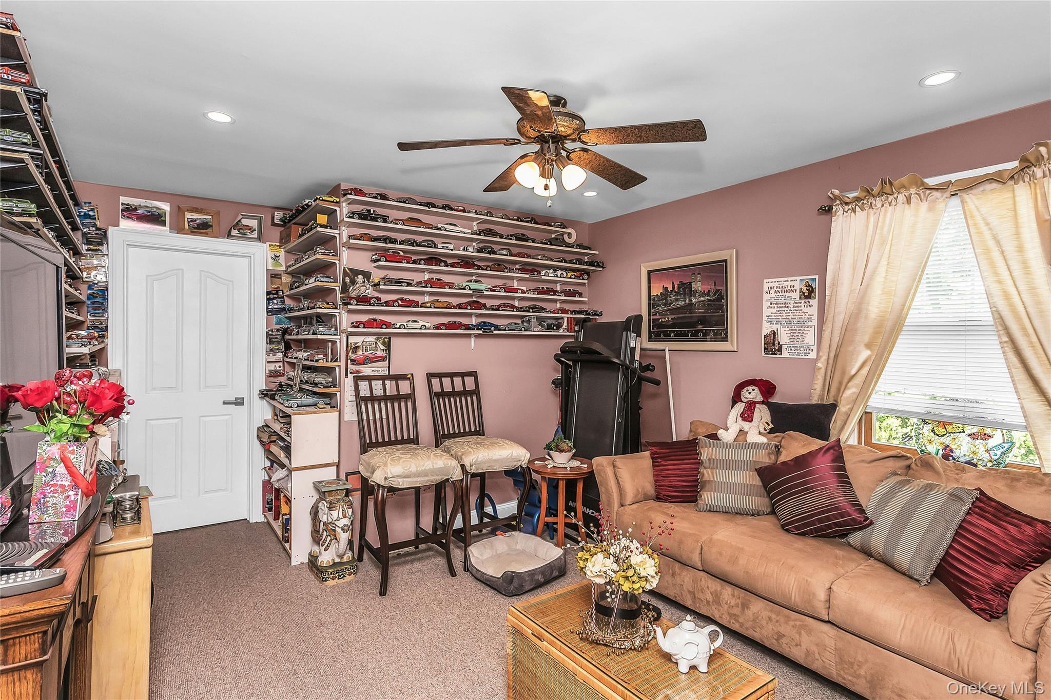 18 Hedge Lane – For Sale photo 19