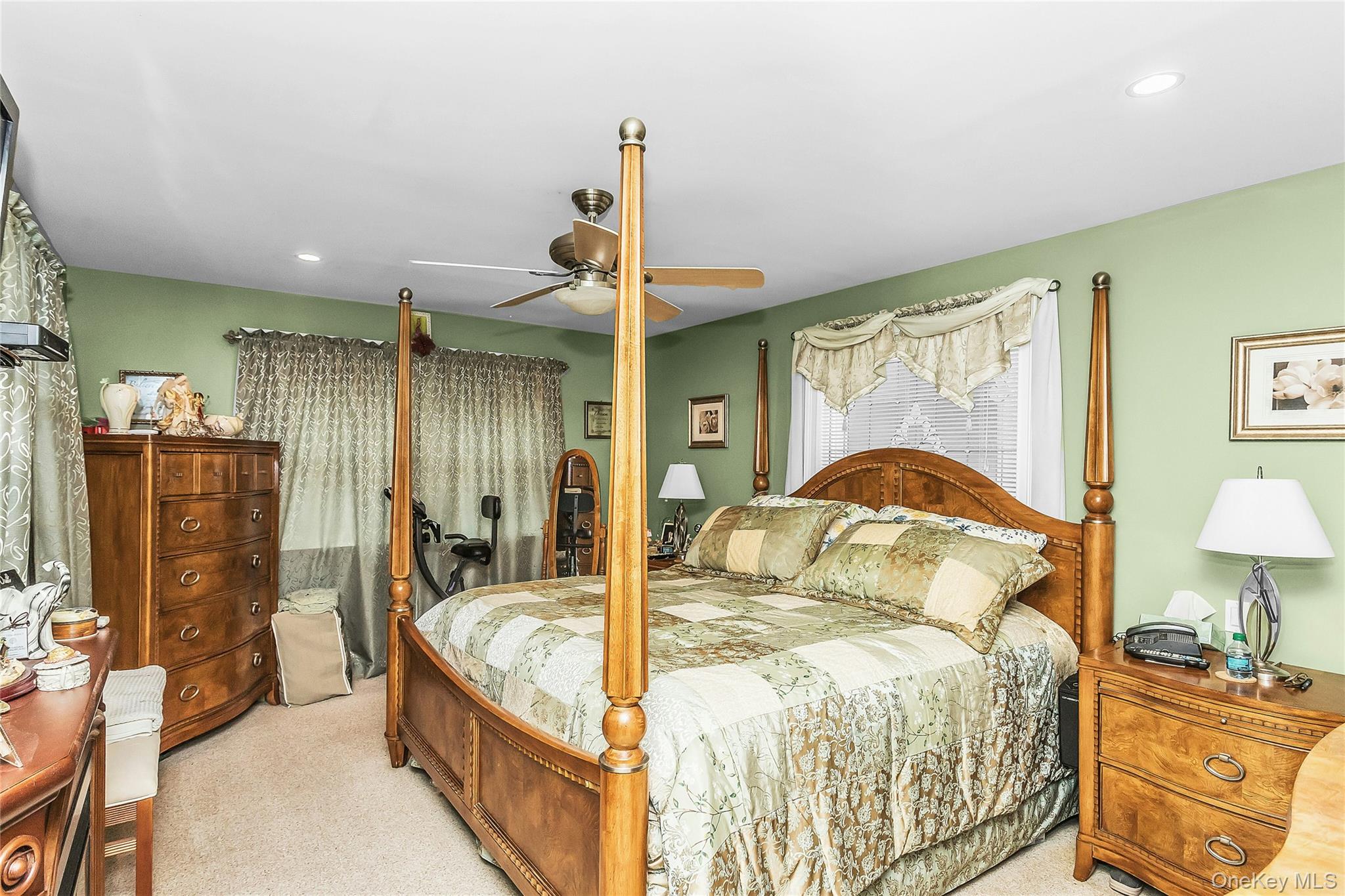 18 Hedge Lane – For Sale photo 13