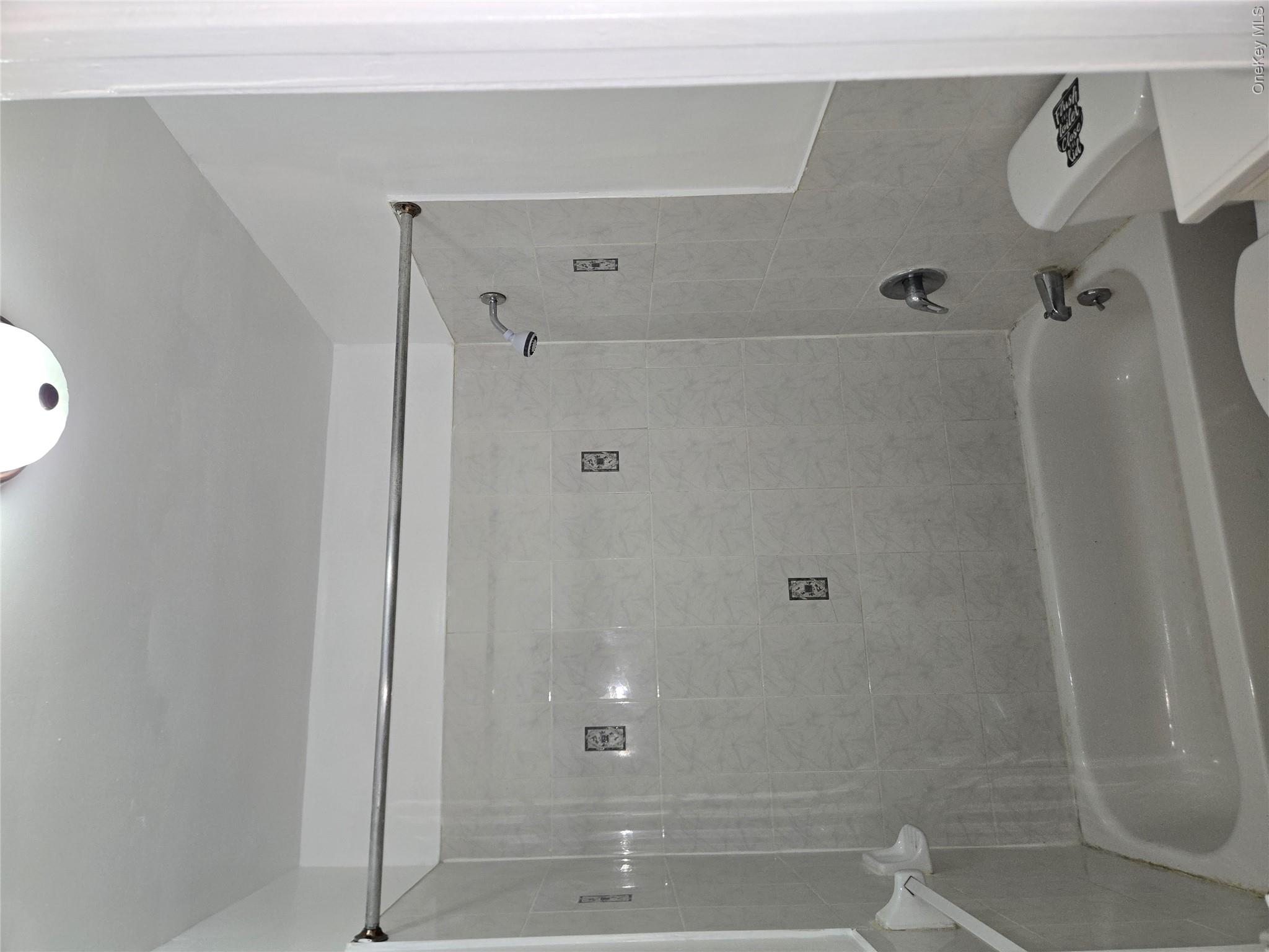 985 Halsey Street – For Rent photo 5