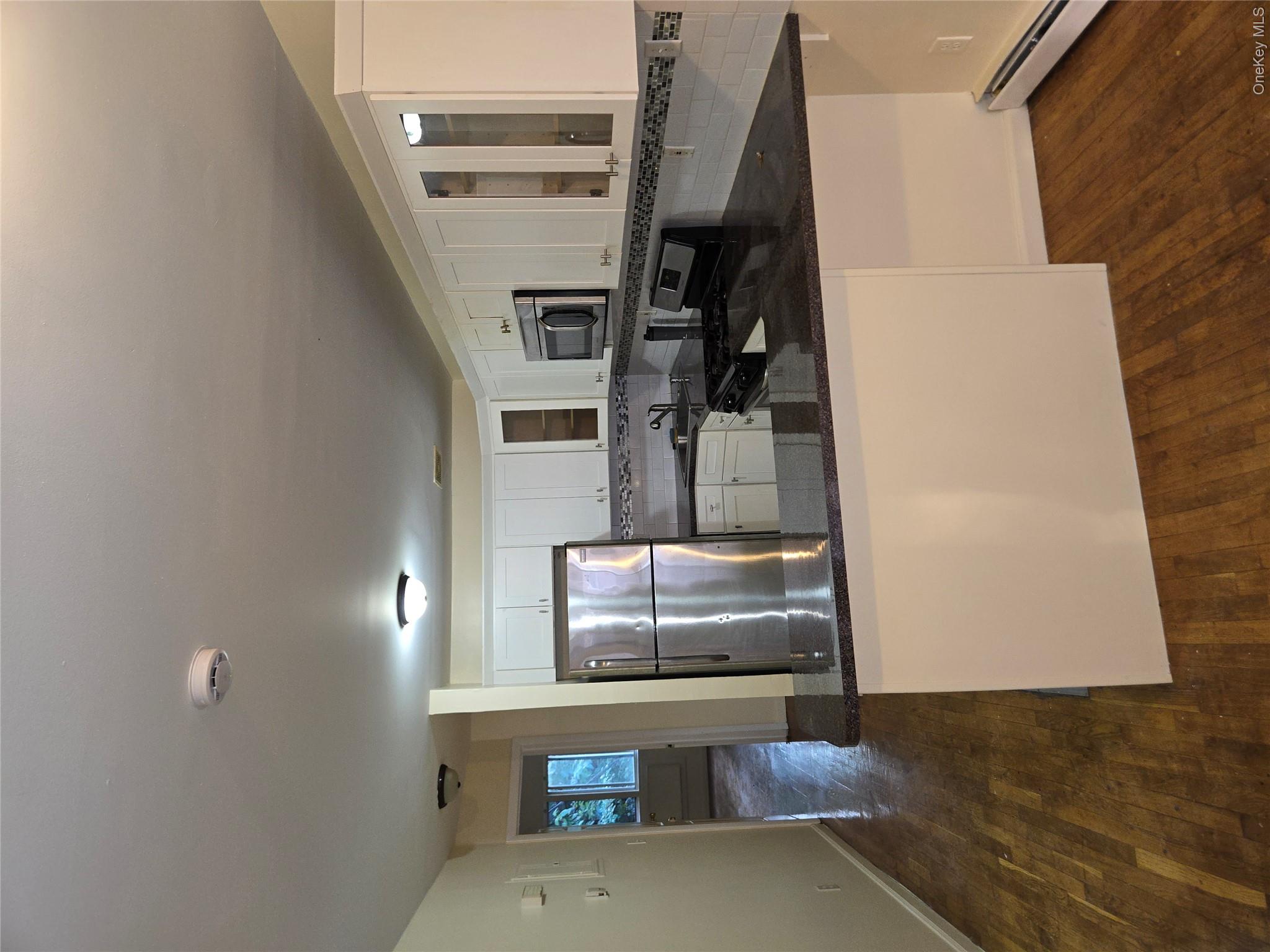 985 Halsey Street – For Rent photo 7