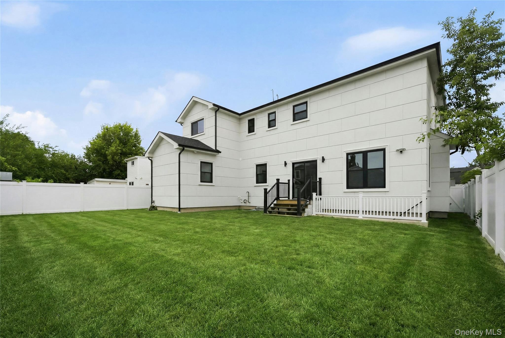 1104 Washington Avenue – For Sale photo 3