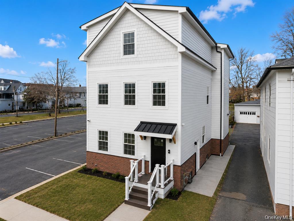 9 Lagrange Avenue, Unit APT 3 photo 10