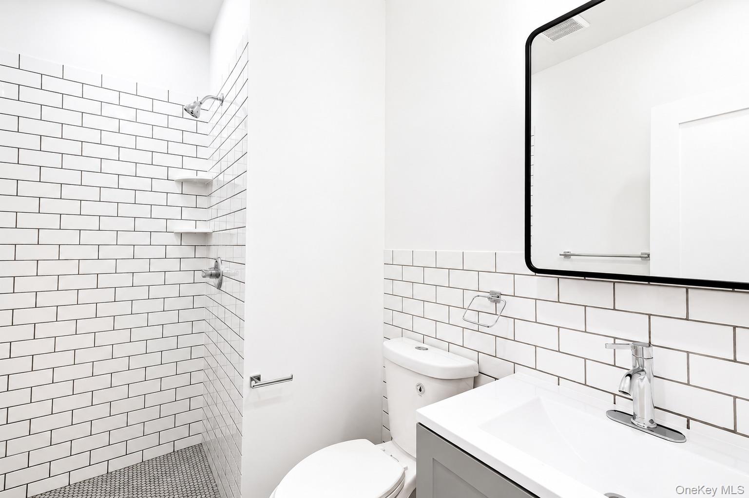 9 Lagrange Avenue, Unit APT 3 photo 9