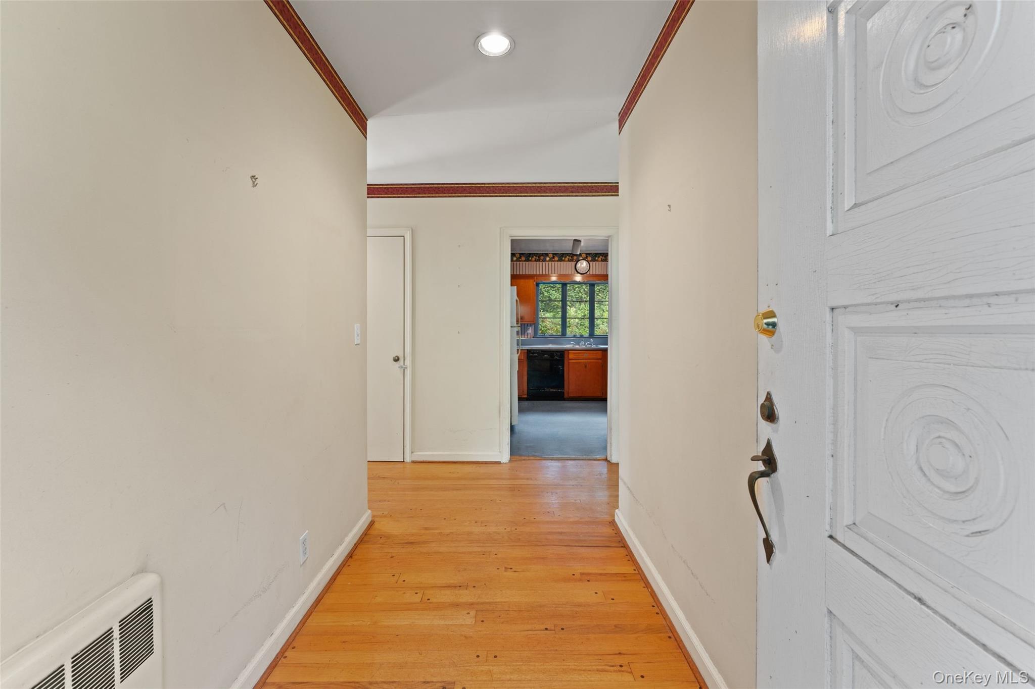 418 Read Avenue – For Sale photo 4