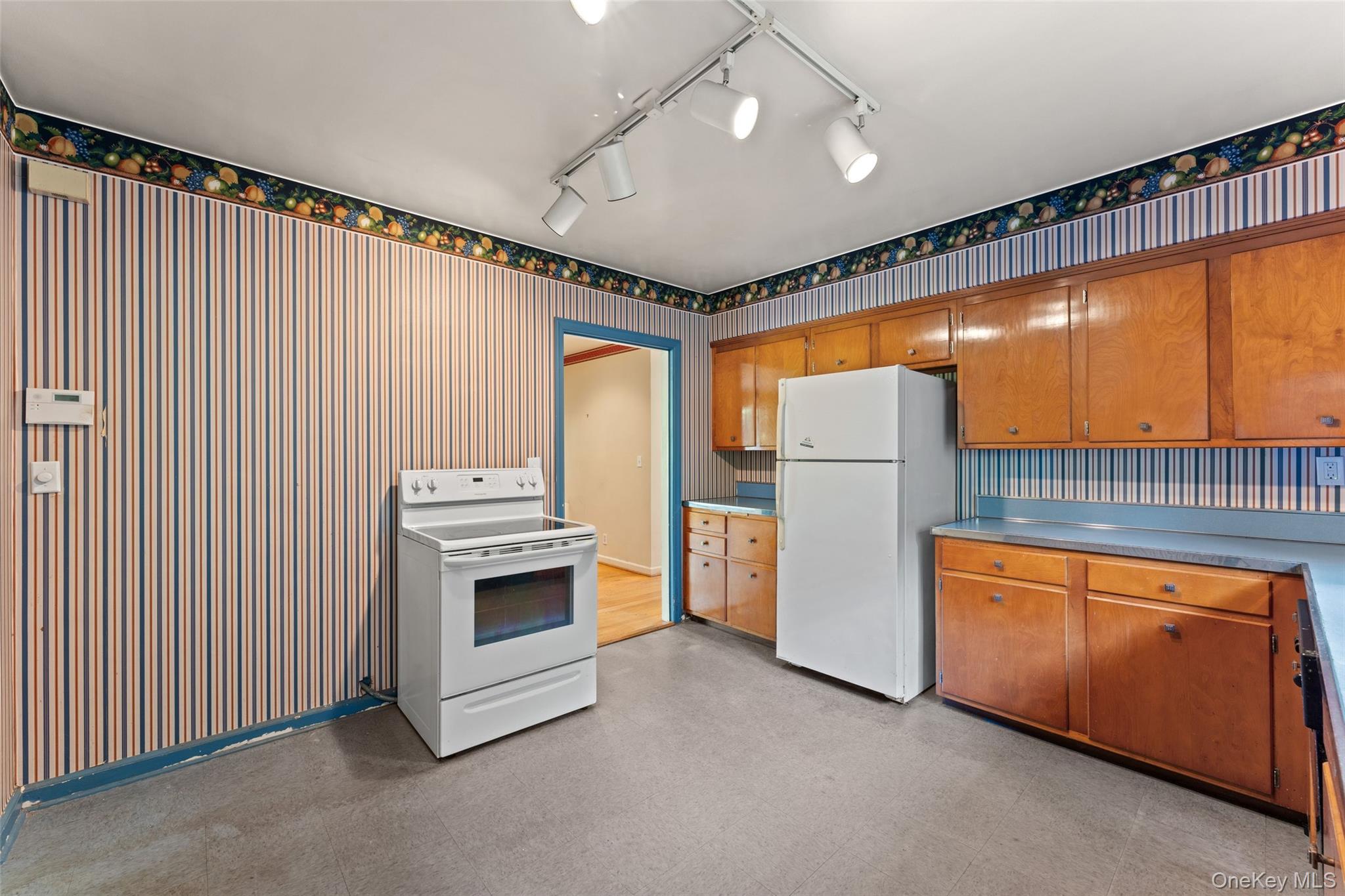 418 Read Avenue – For Sale photo 9
