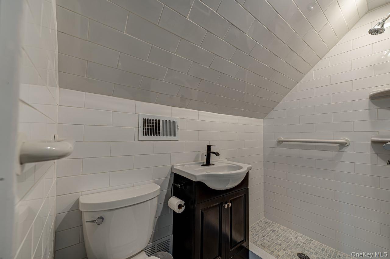 2052 Wilson Lane – For Sale photo 19