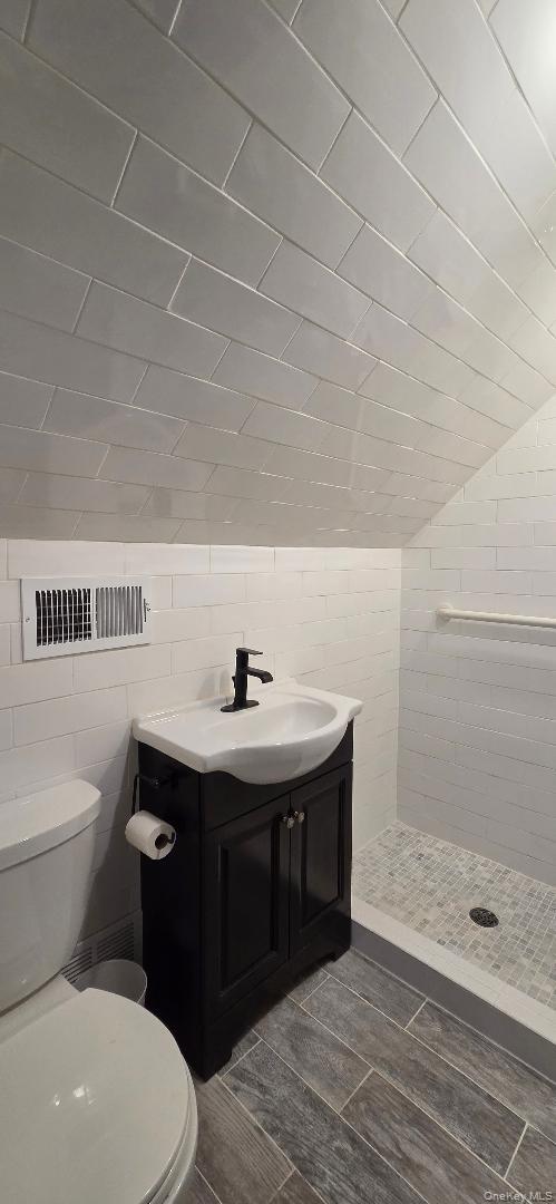 2052 Wilson Lane – For Sale