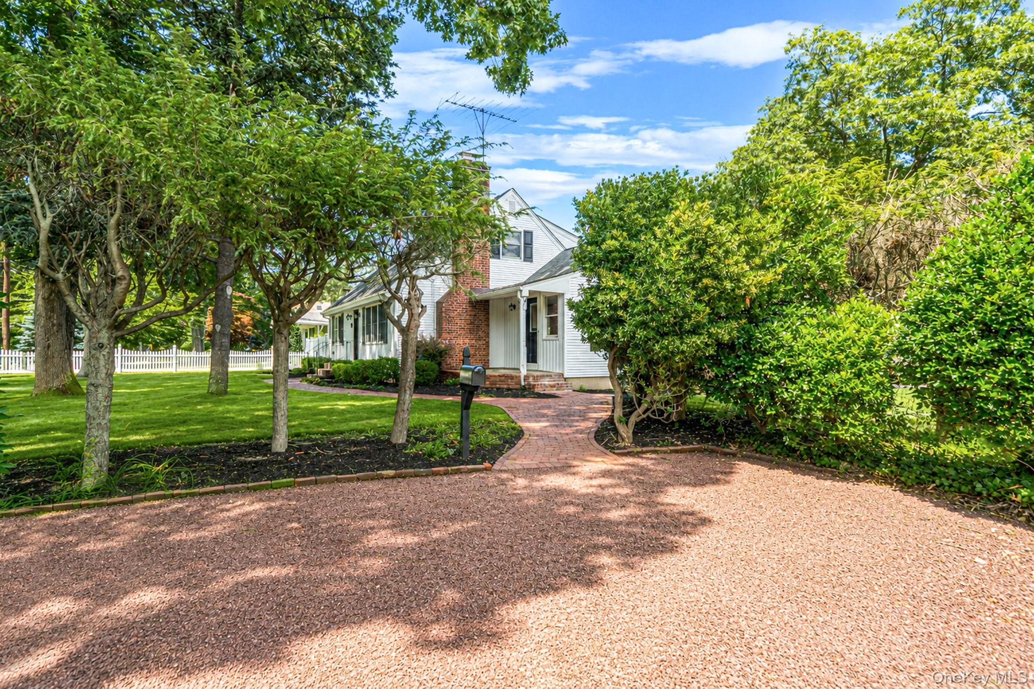 273 Cambon Avenue – For Sale photo 4