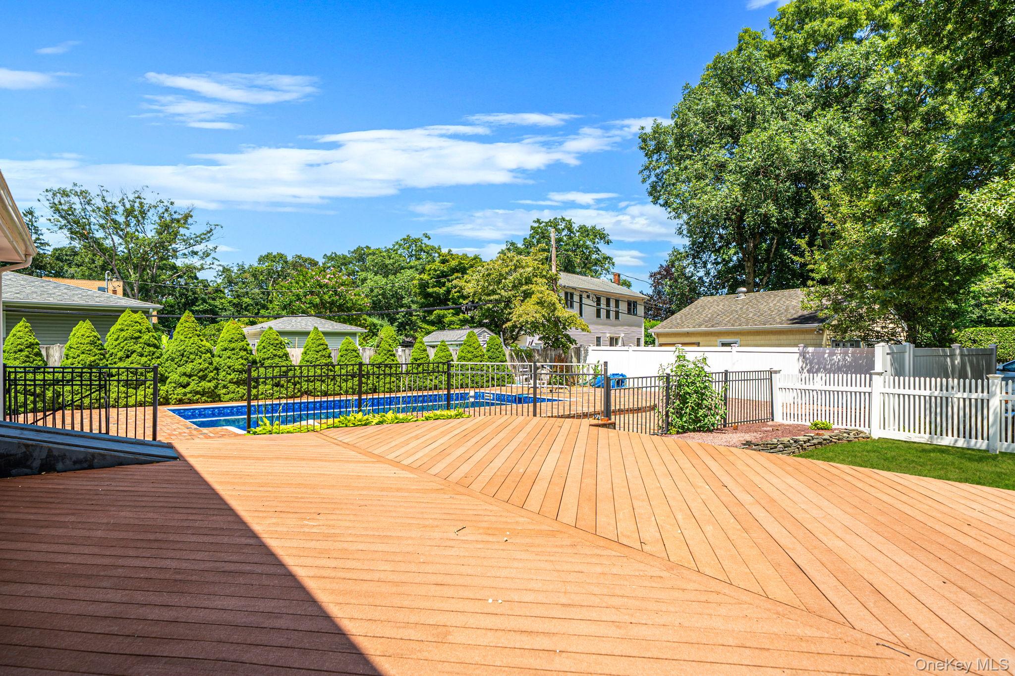 273 Cambon Avenue – For Sale photo 34