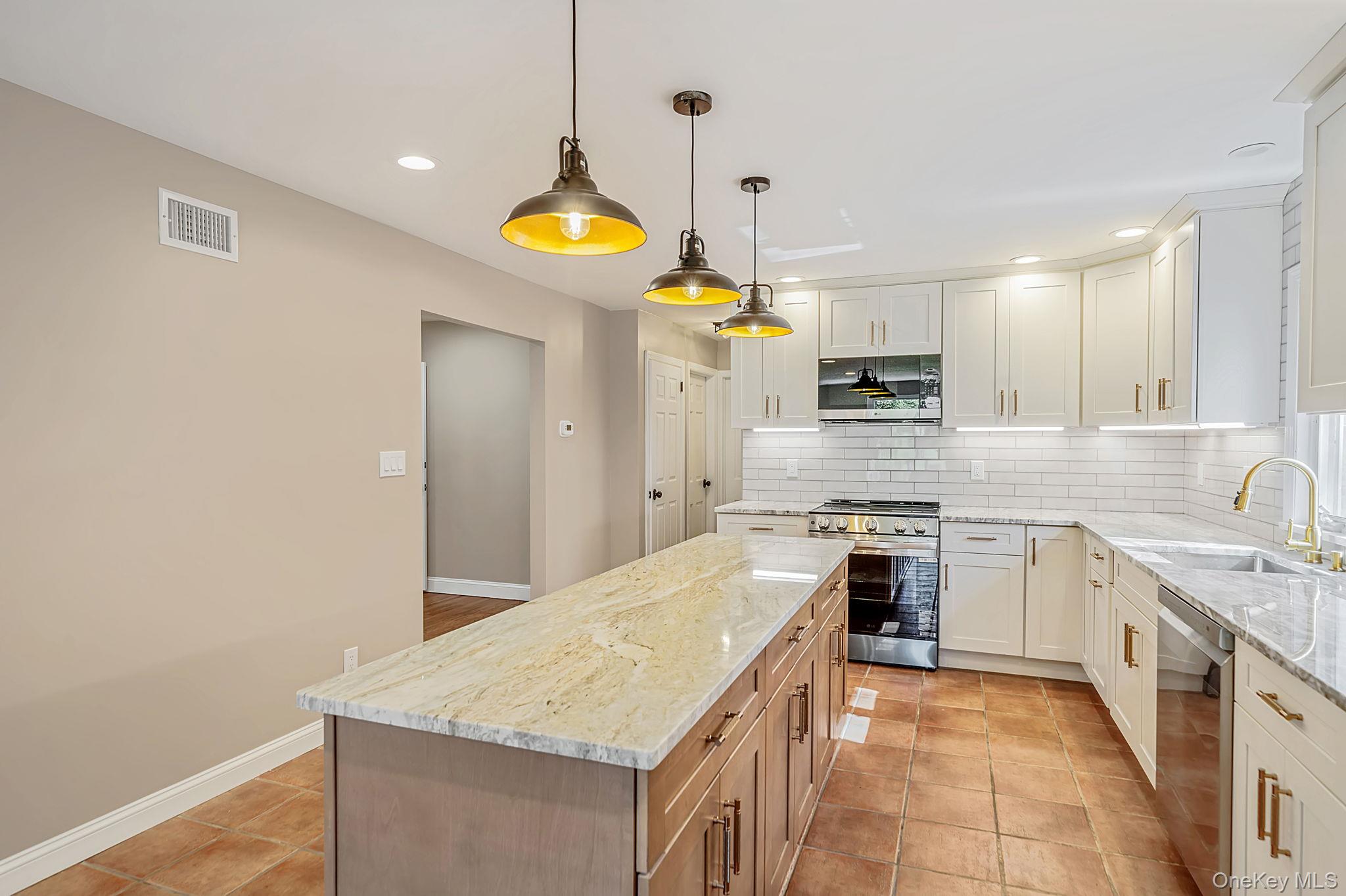 273 Cambon Avenue – For Sale photo 13