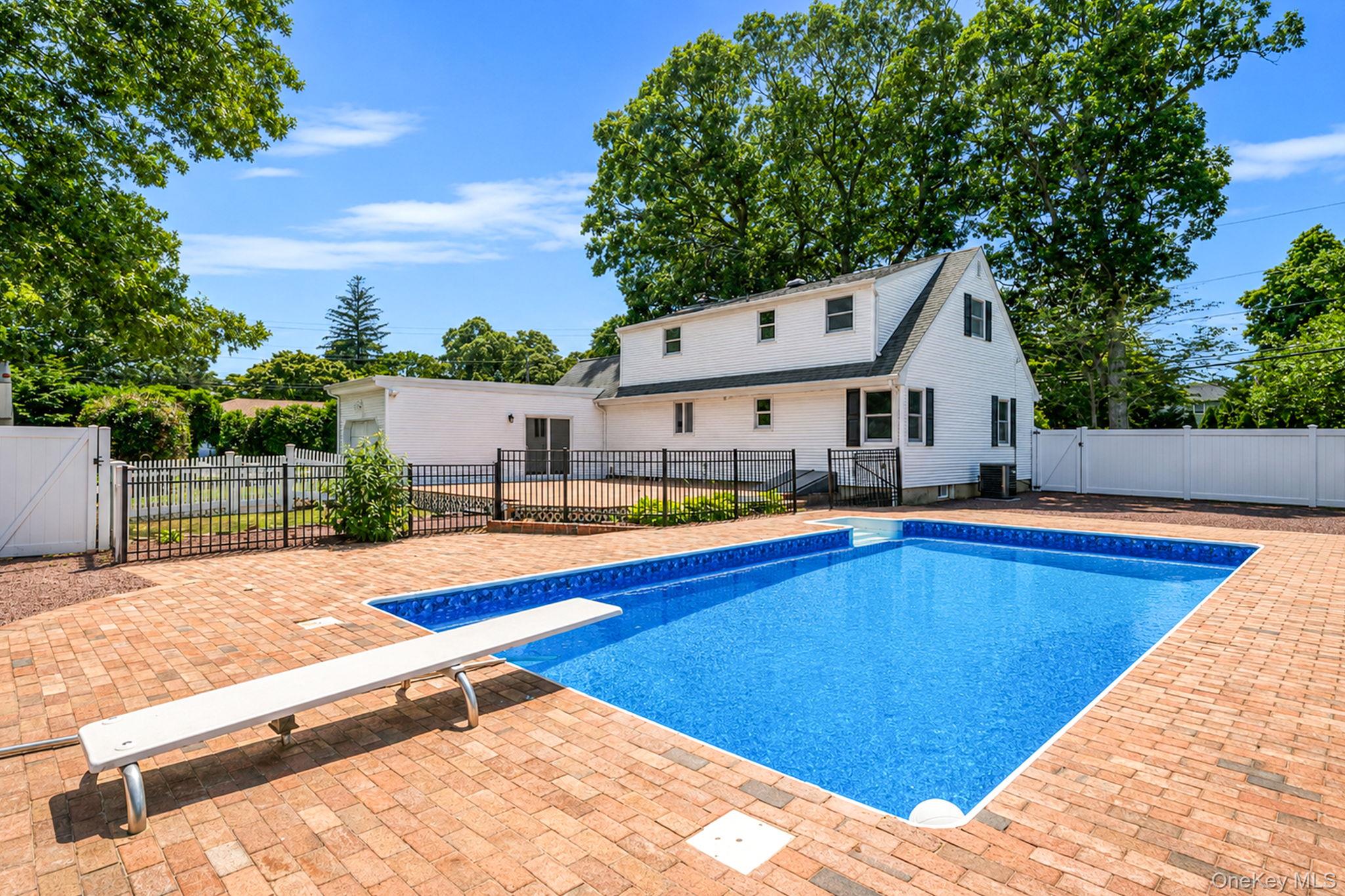 273 Cambon Avenue – For Sale