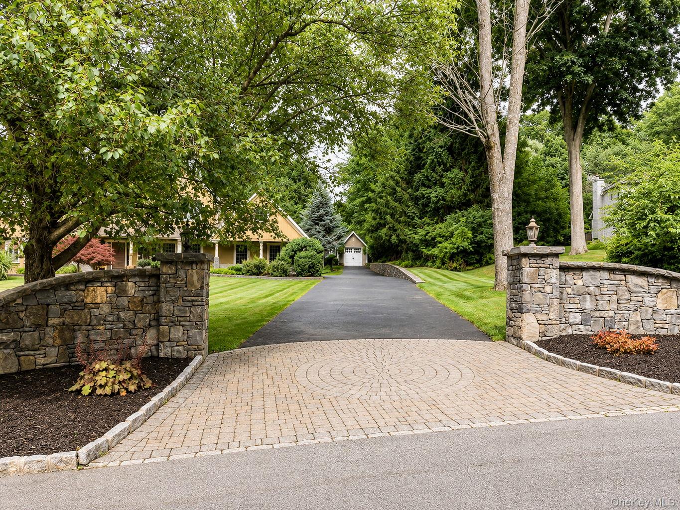 10 Sutherland Drive – For Sale photo 3