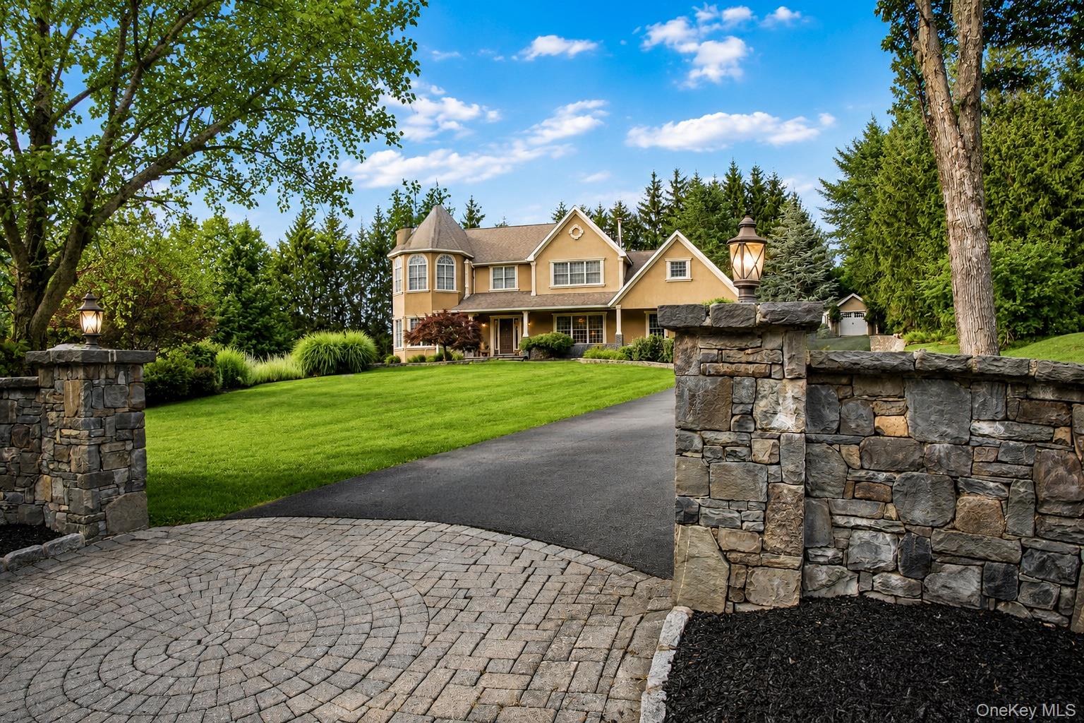 10 Sutherland Drive – For Sale