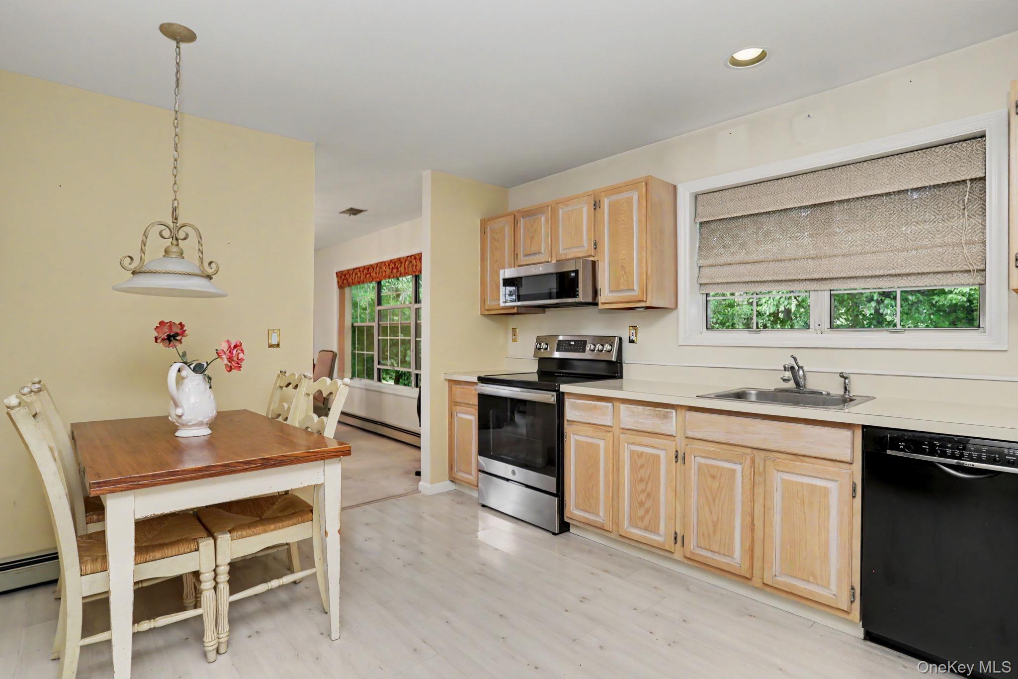 3176 Woodfield Court – For Sale photo 6
