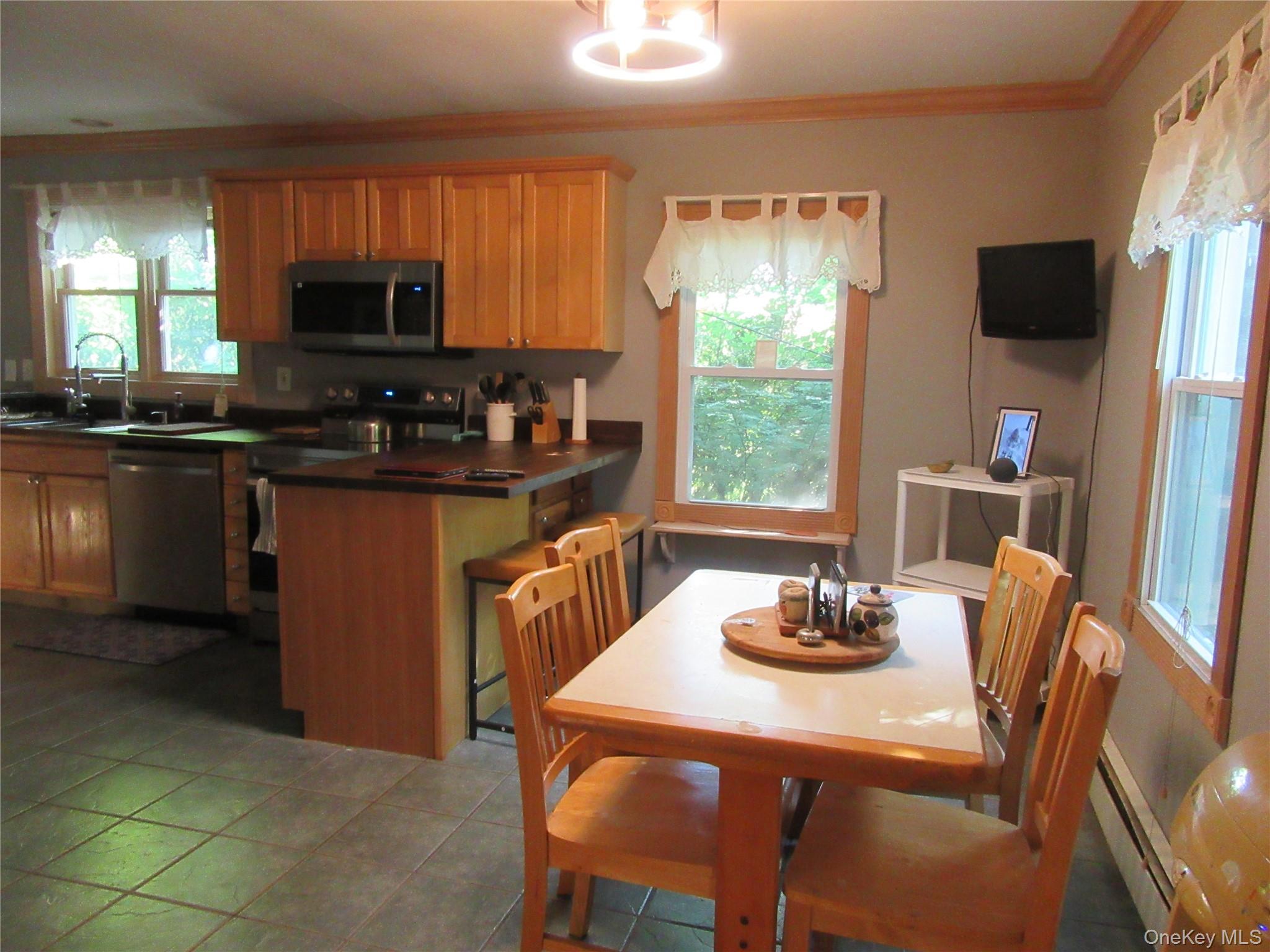 703 Little Britain Road – For Sale photo 4