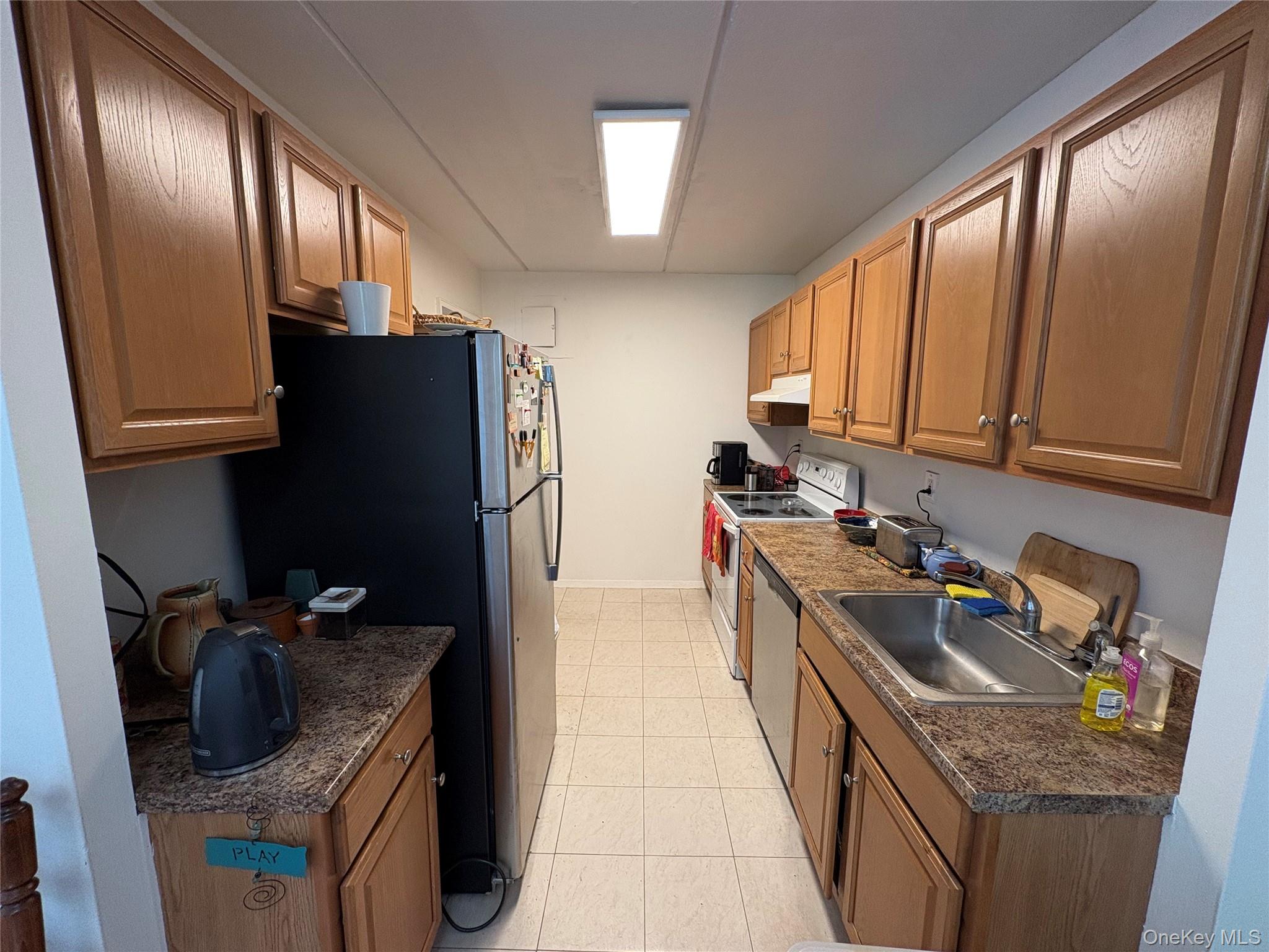 412 Benedict Avenue, Unit 2A photo 3