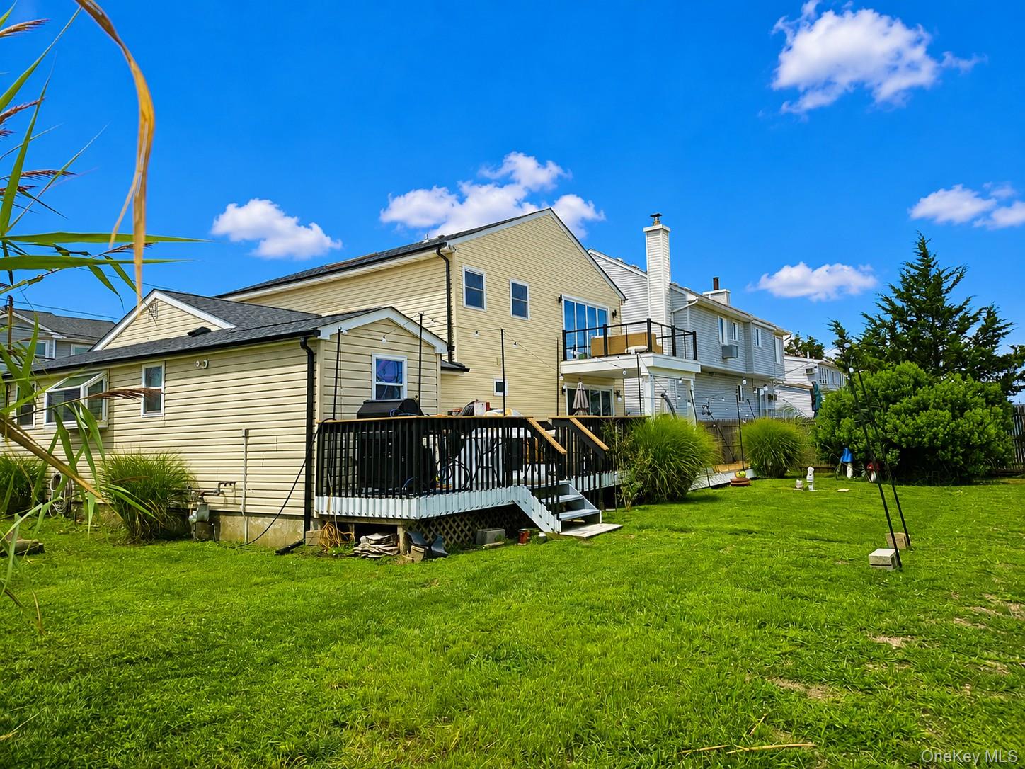 2706 Peconic Avenue – For Sale photo 3