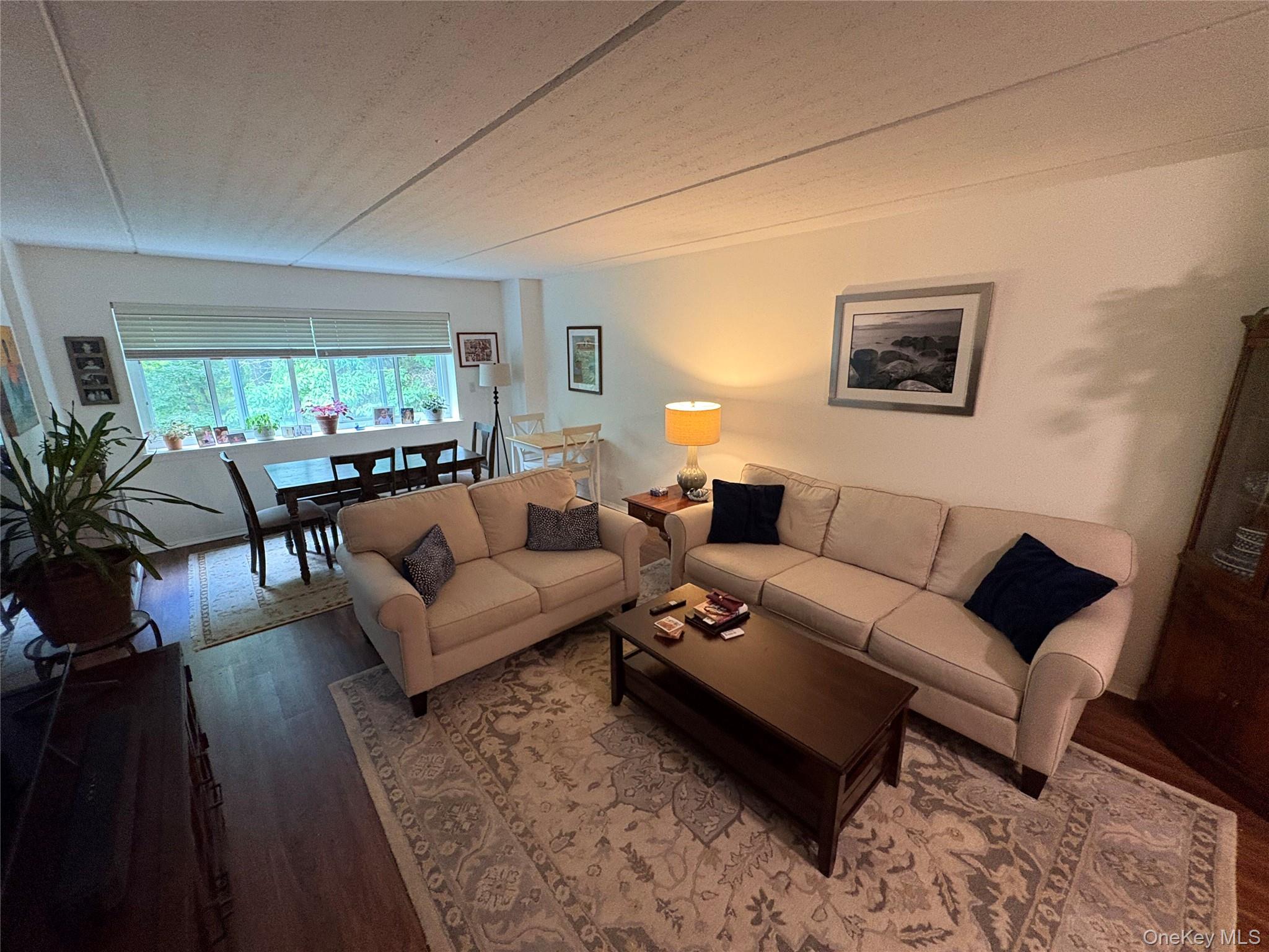 416 Benedict Avenue, Unit 4A photo 2