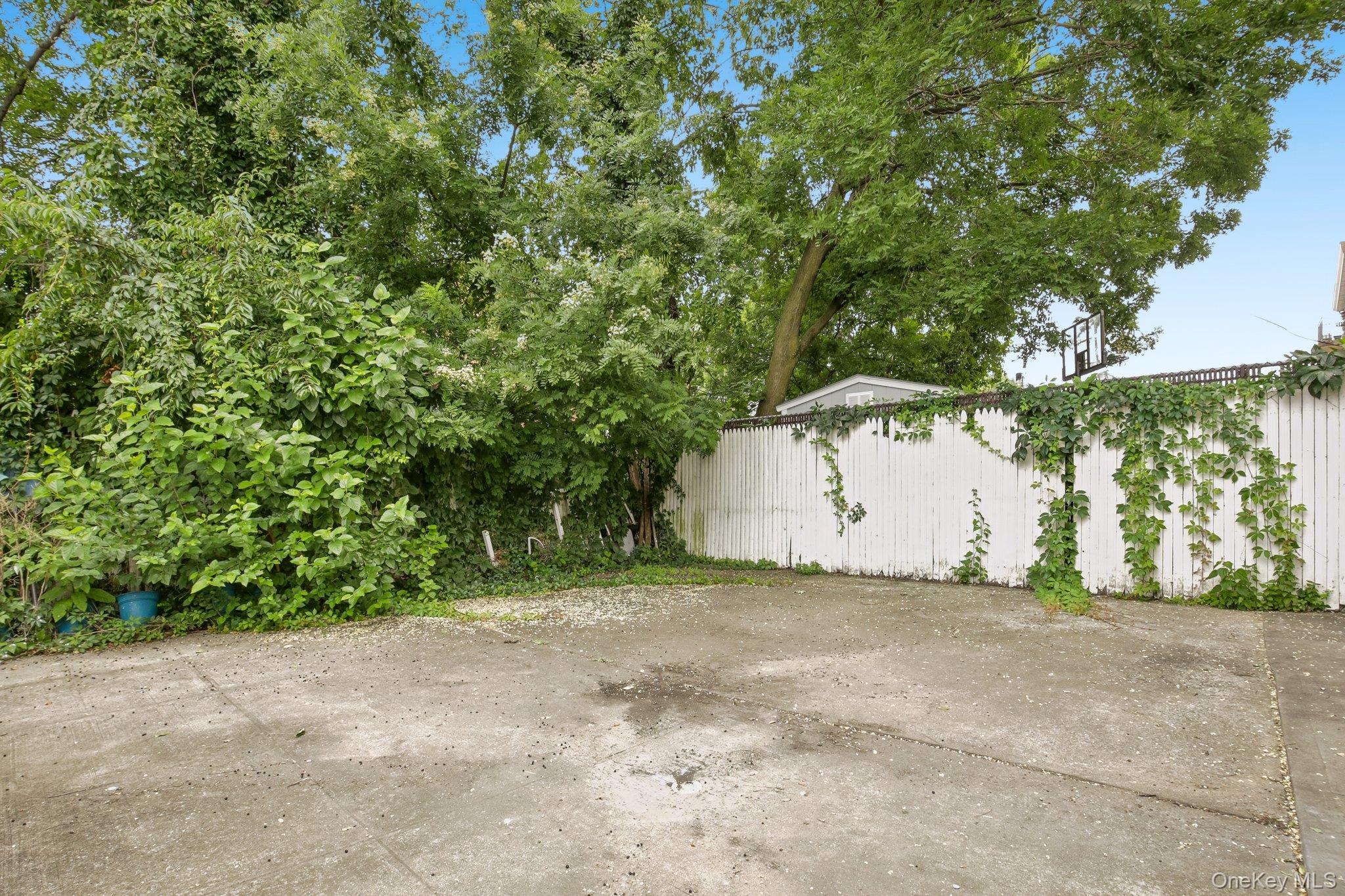 941 Crescent Street – For Sale photo 15