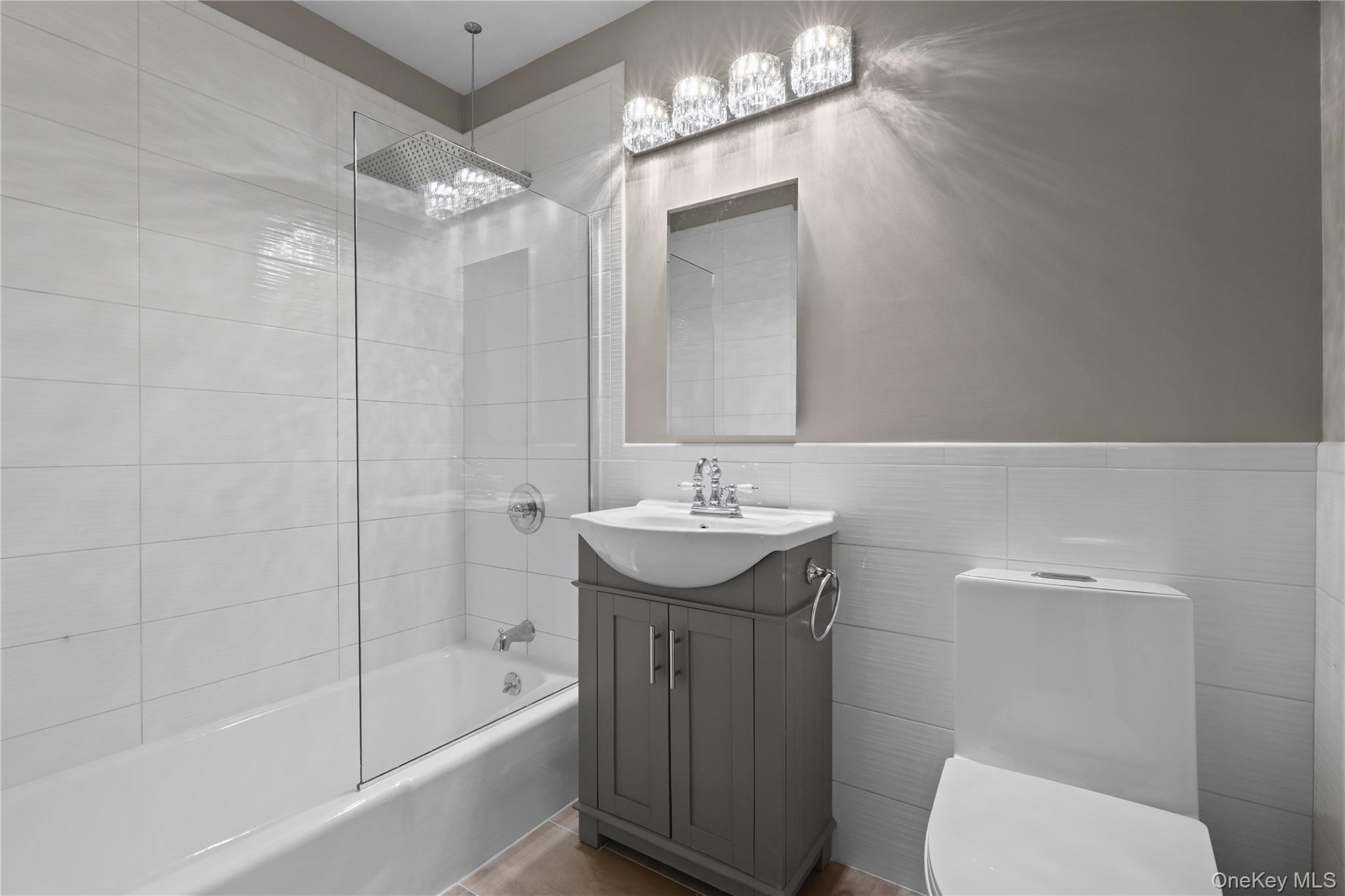 152 B N Broadway, Unit 2E photo 12