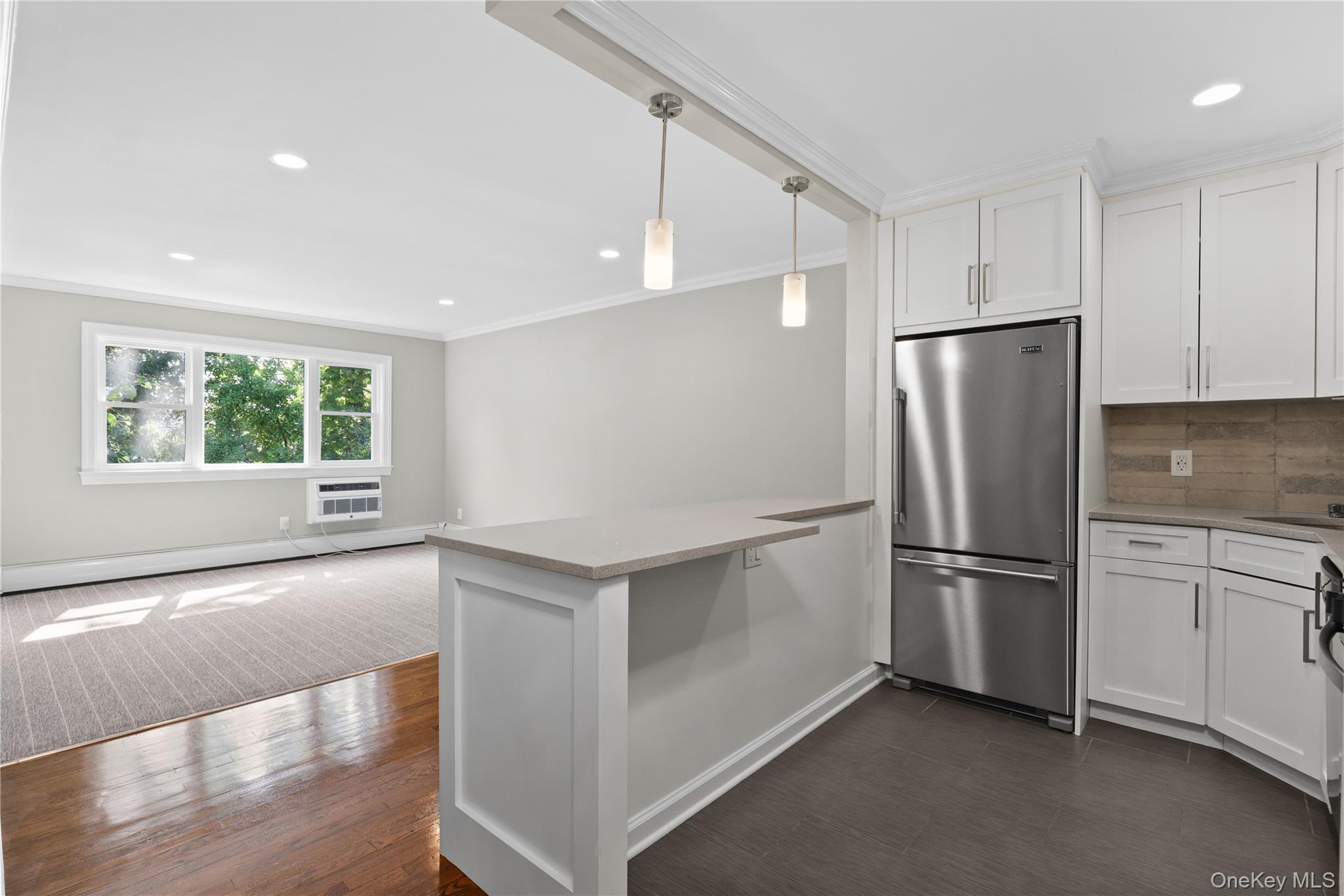 152 B N Broadway, Unit 2E photo 5