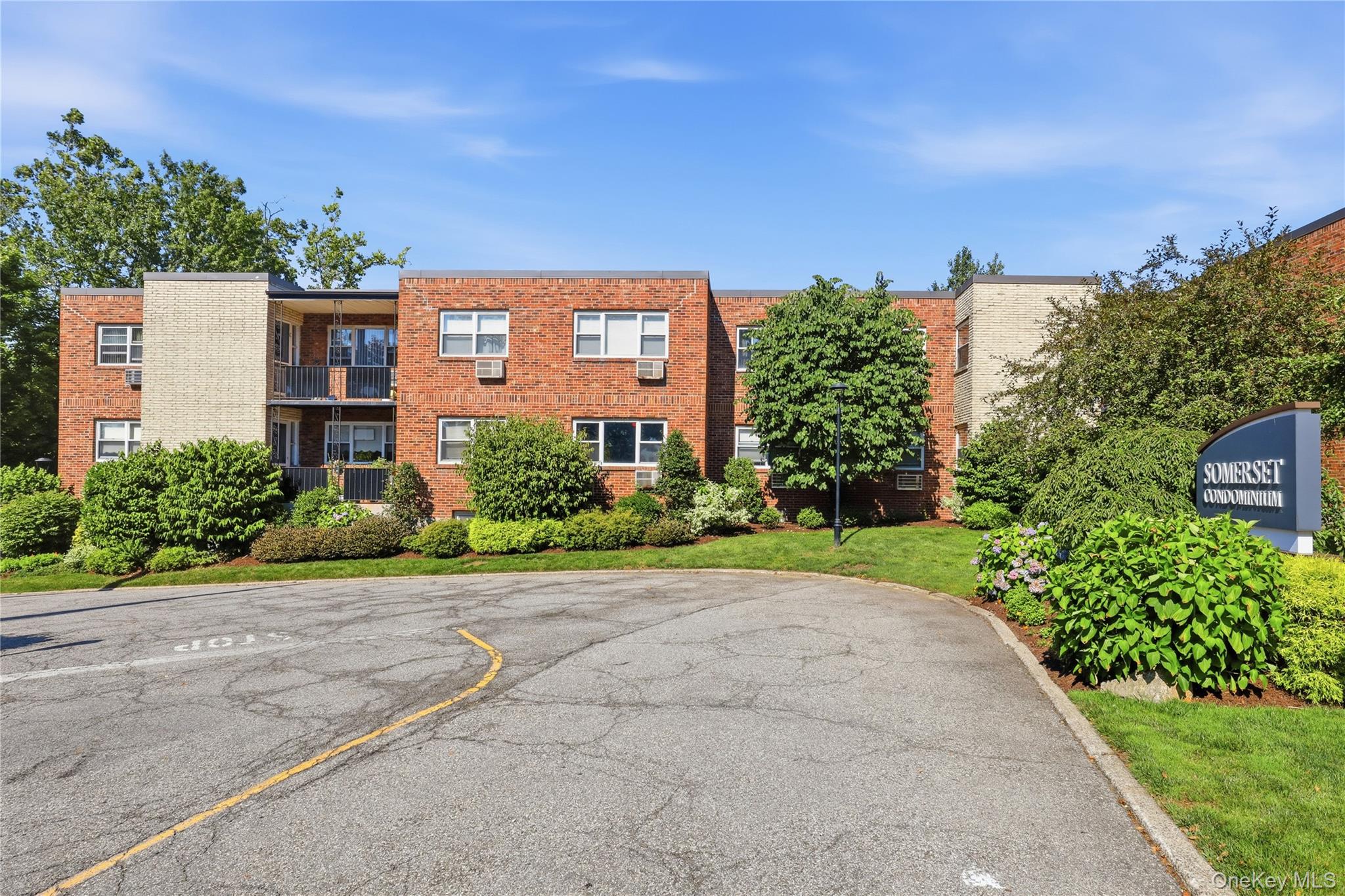 152 B N Broadway, Unit 2E photo 14