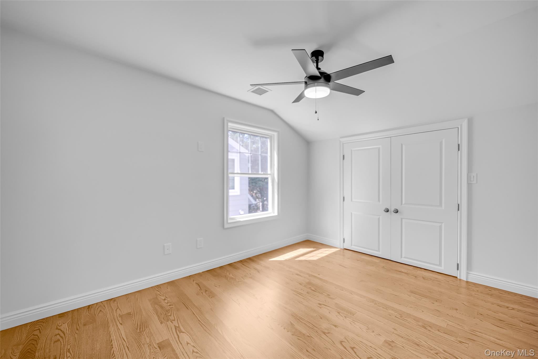 52 Norfeld Boulevard – For Sale photo 11