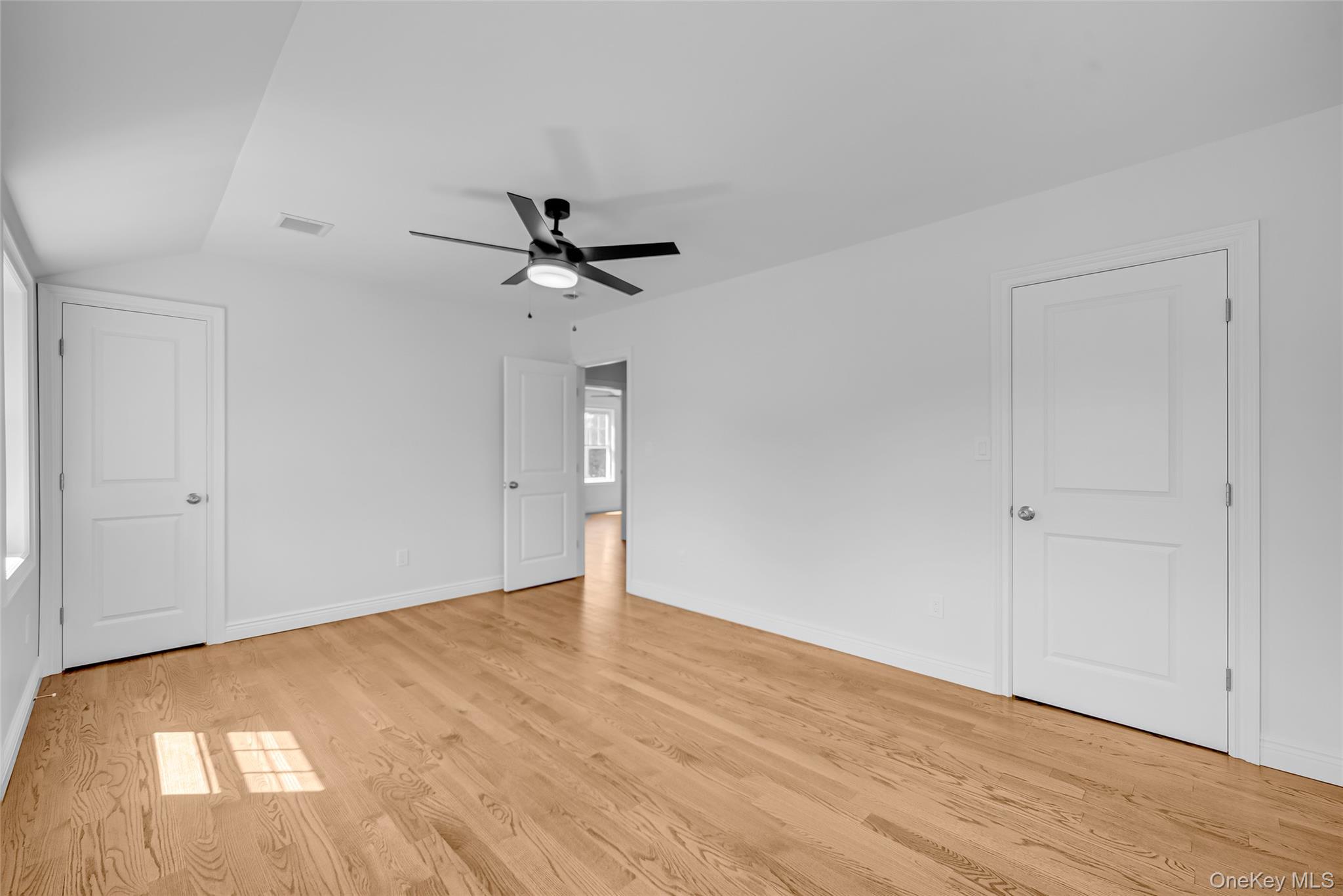 52 Norfeld Boulevard – For Sale photo 8