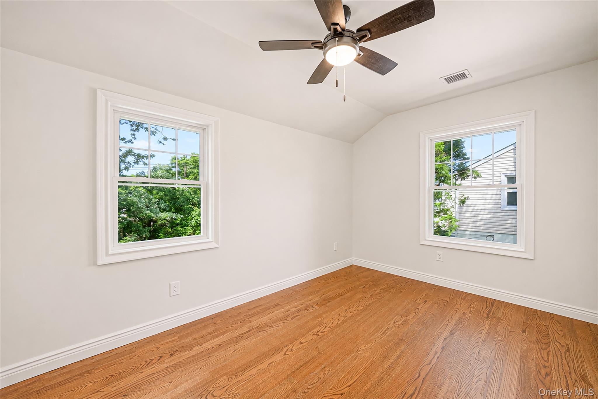 52 Norfeld Boulevard – For Sale photo 13