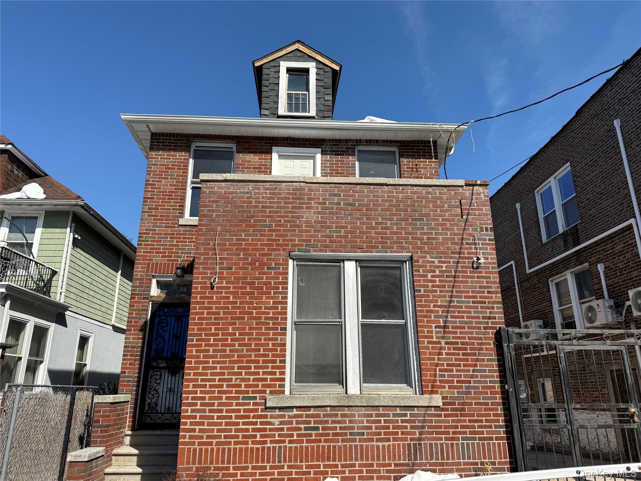 675 E 230th Street – For Rent